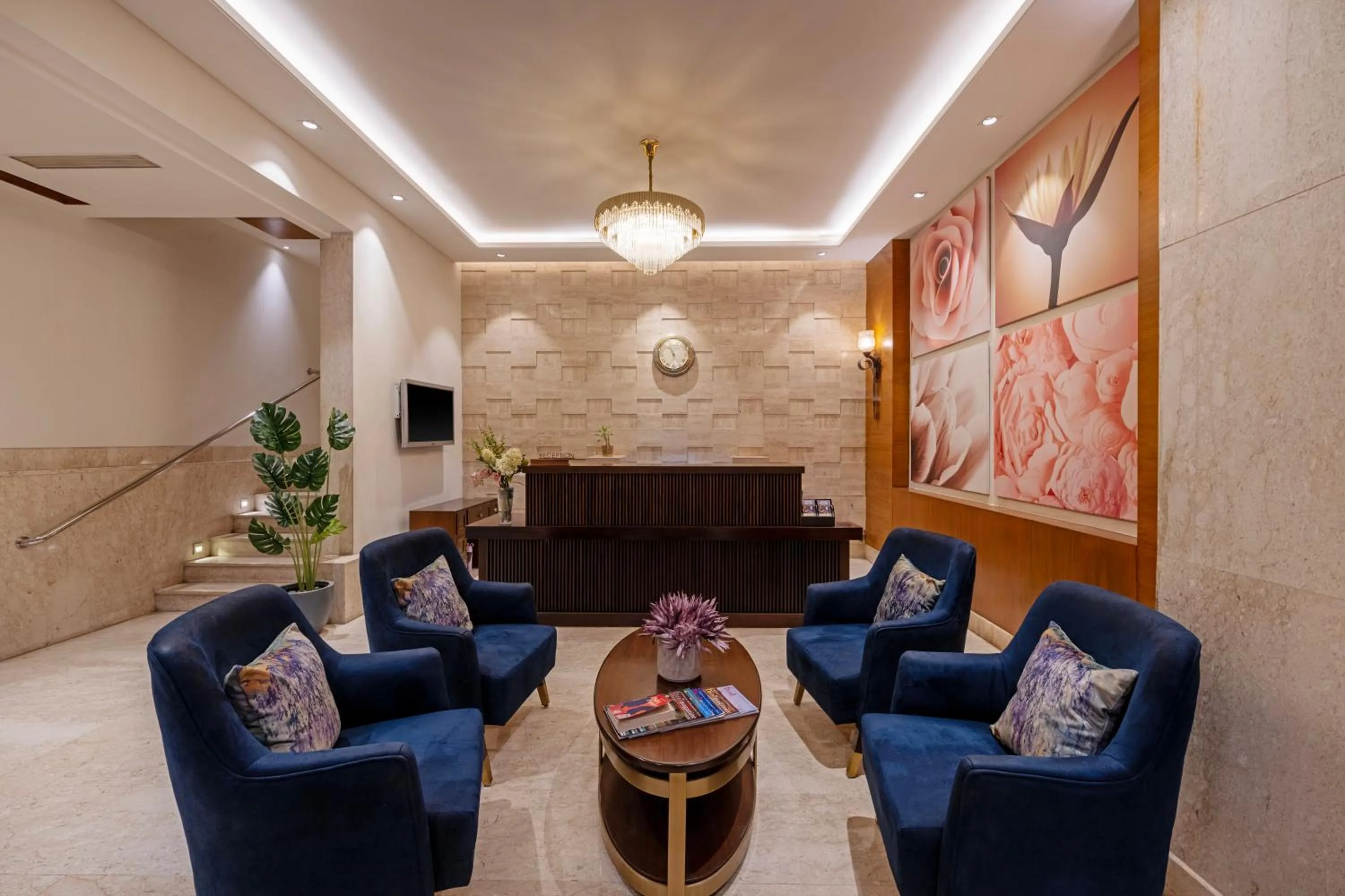 Lobby or reception in Hotel Saket 27