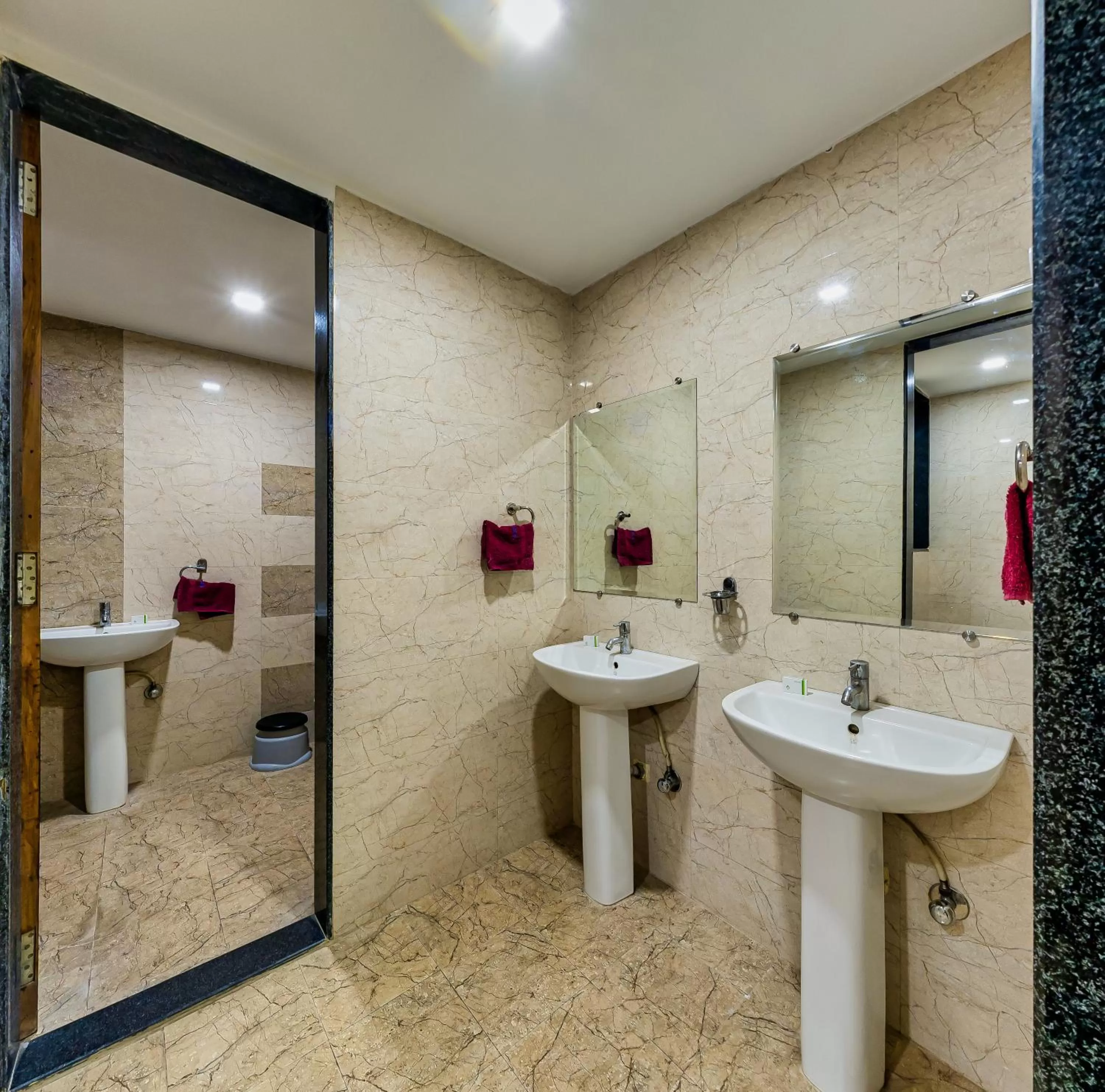 Bathroom in Hotel Galaxy Inn Kolhapur