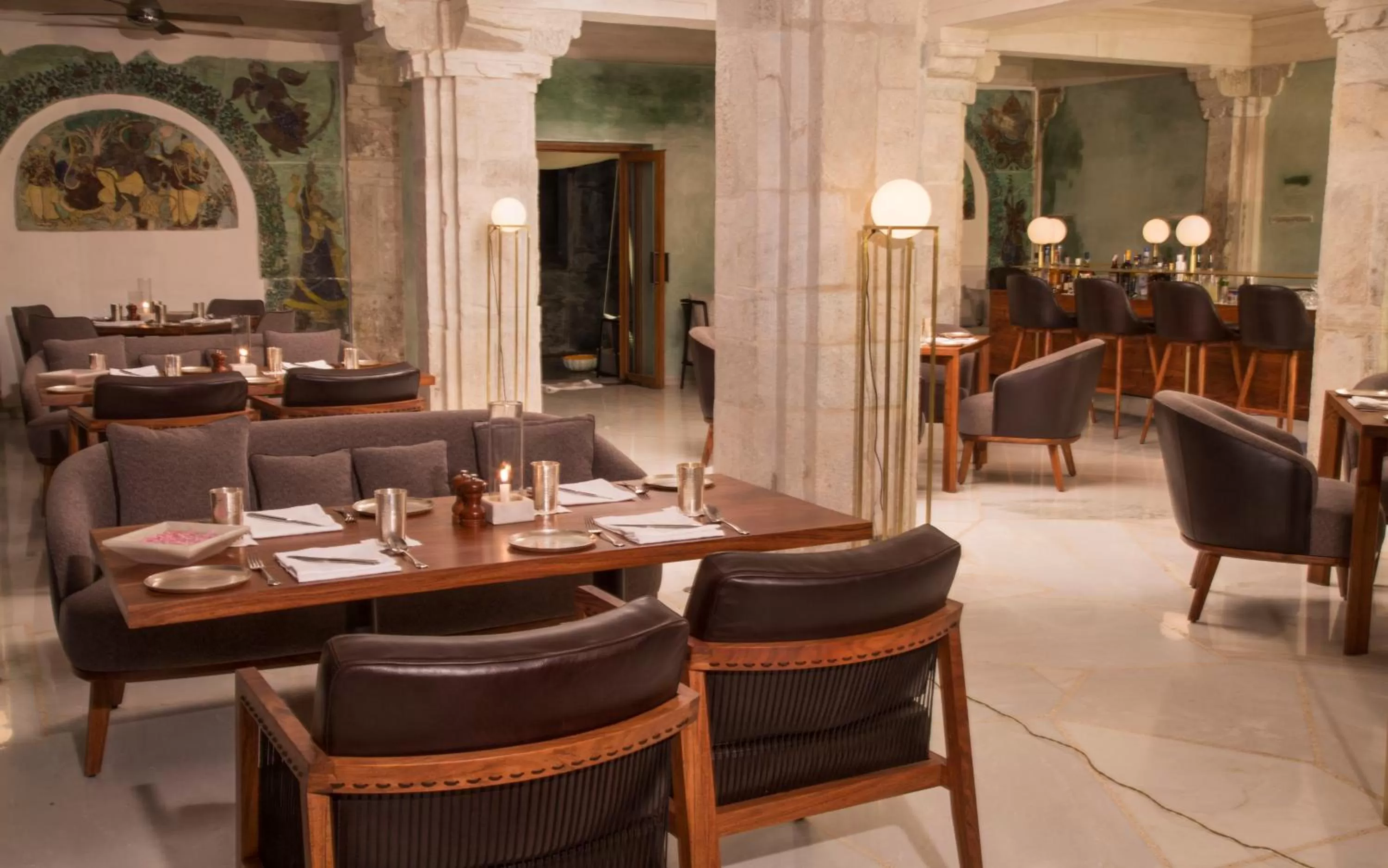 Restaurant/places to eat in RAAS Devigarh