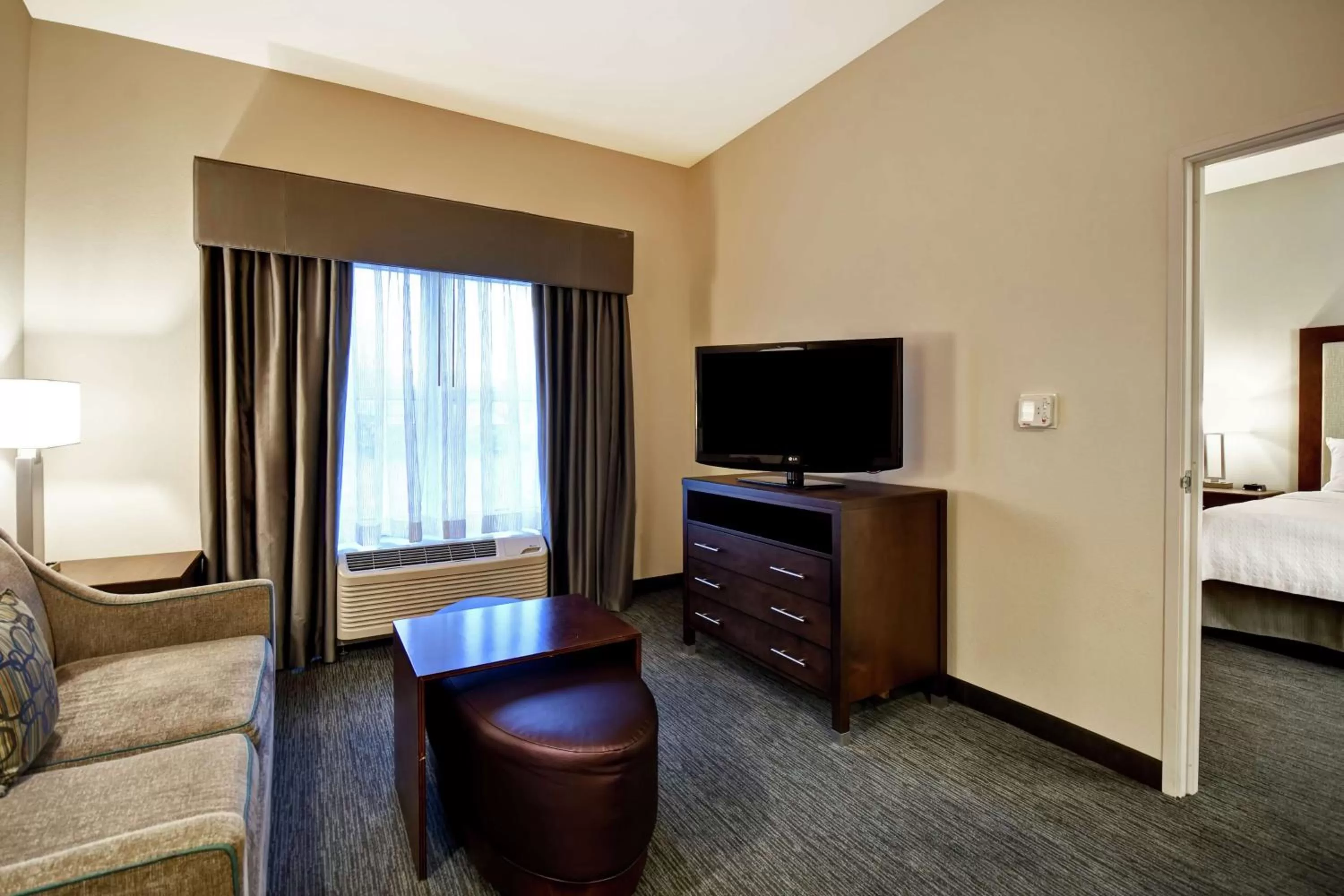 Bedroom, Bed in Homewood Suites by Hilton Cincinnati-Milford