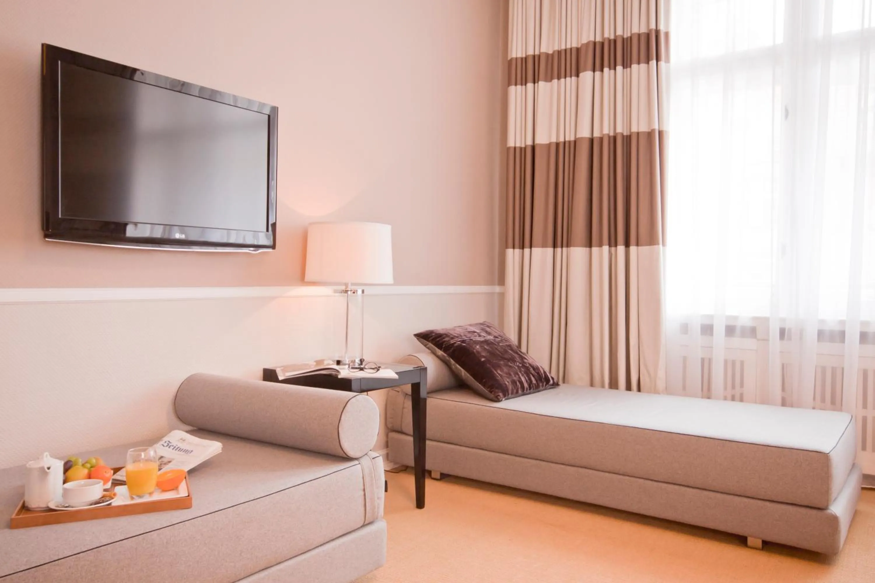 TV and multimedia, Bed in Hotel Elba am Kurfürstendamm - Design Chambers