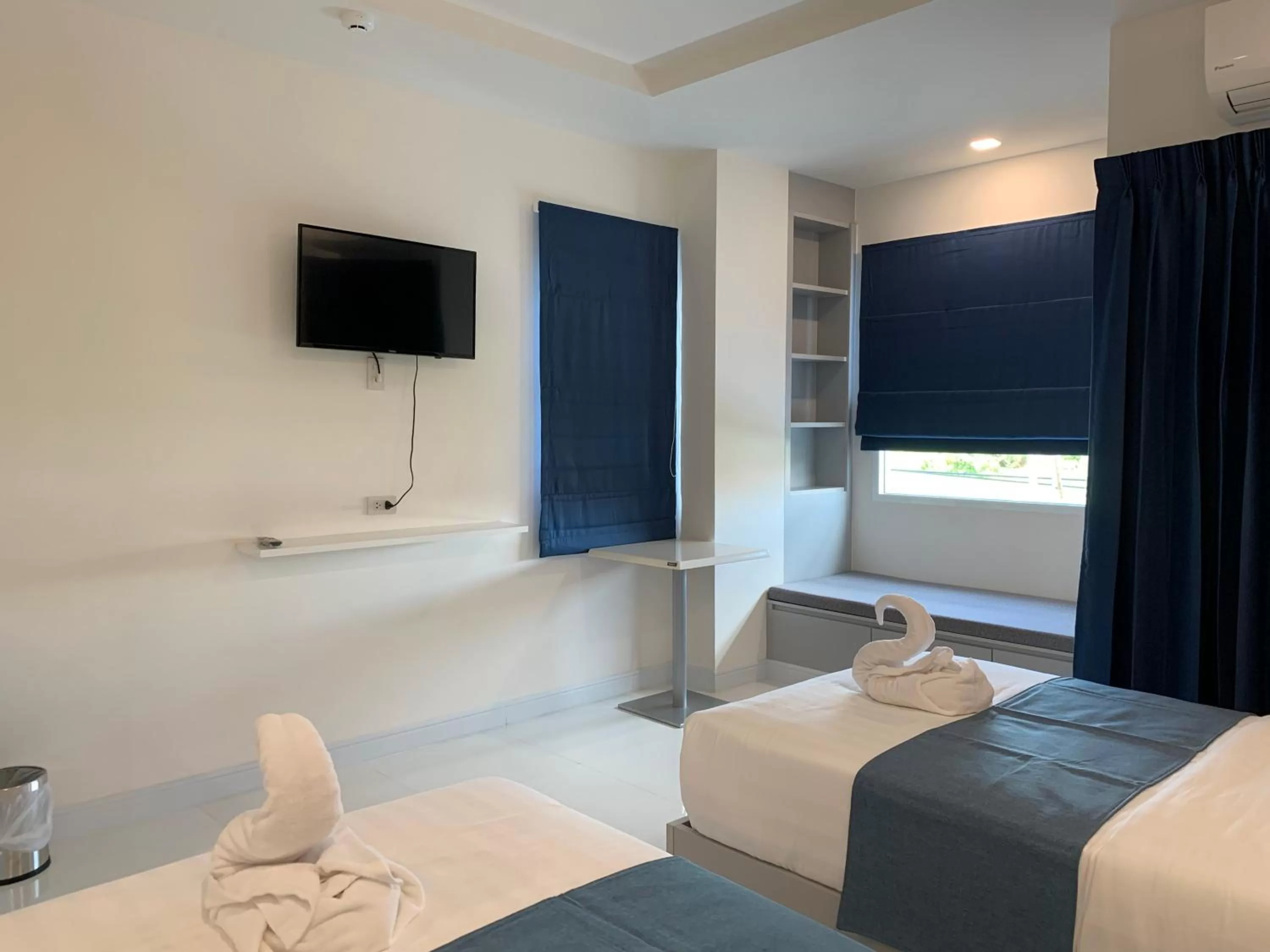 Photo of the whole room, Bed in Icare Residence & Hotel