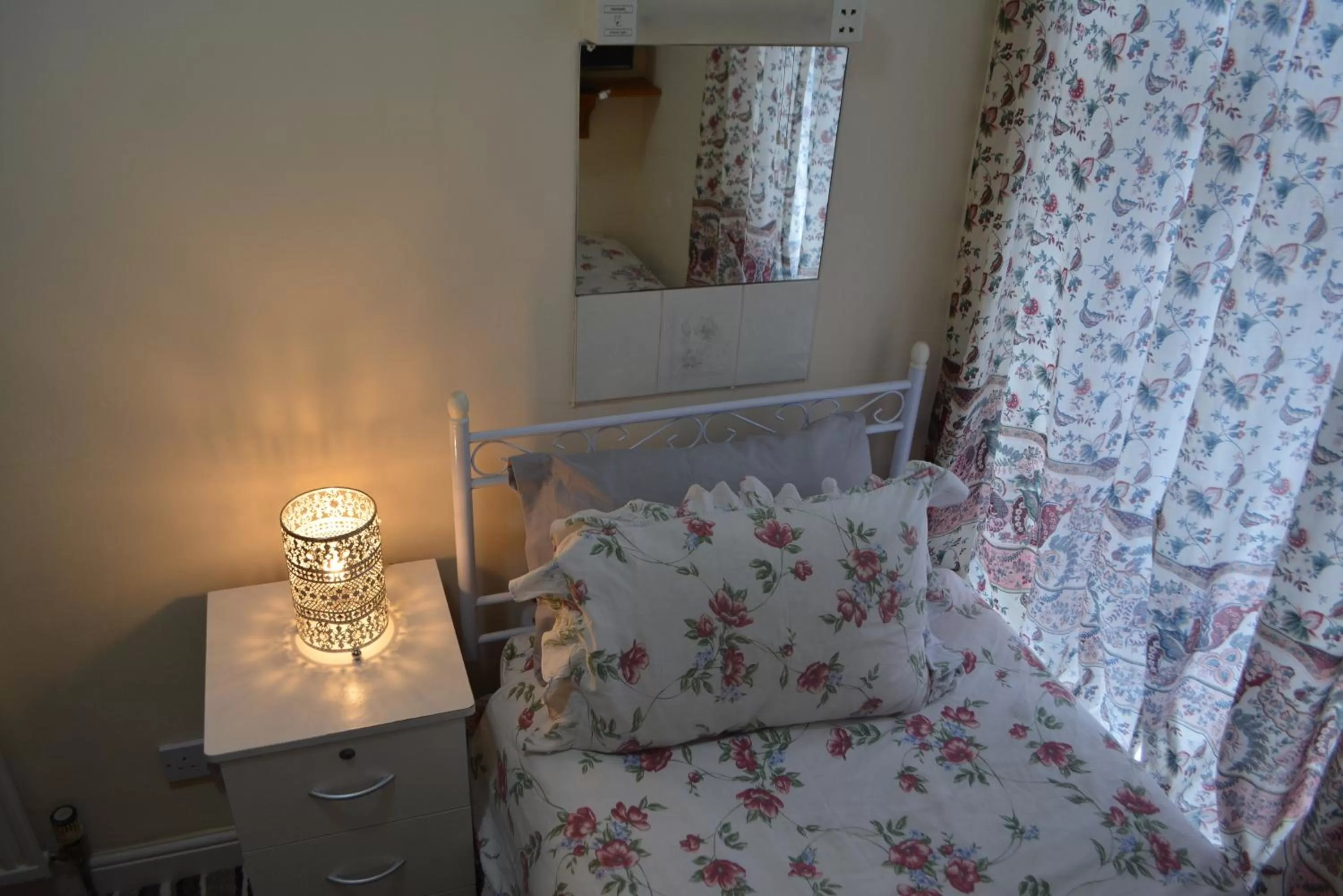 Bed in BLACKPOOL MERCY Inn HOTEL