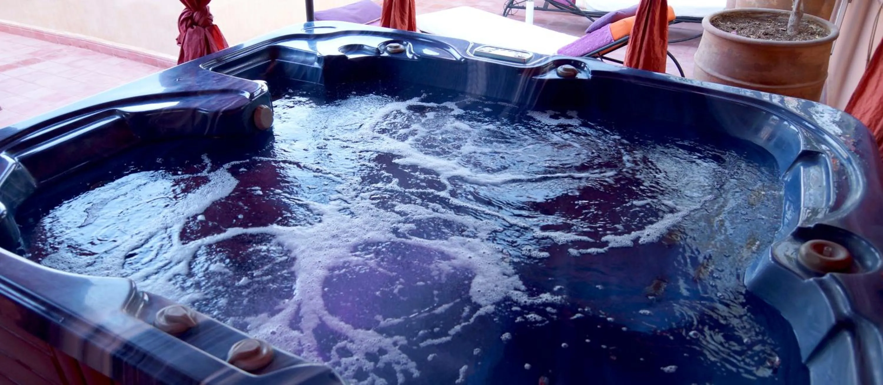 Hot Tub in Riad Rêves D'orient & Spa
