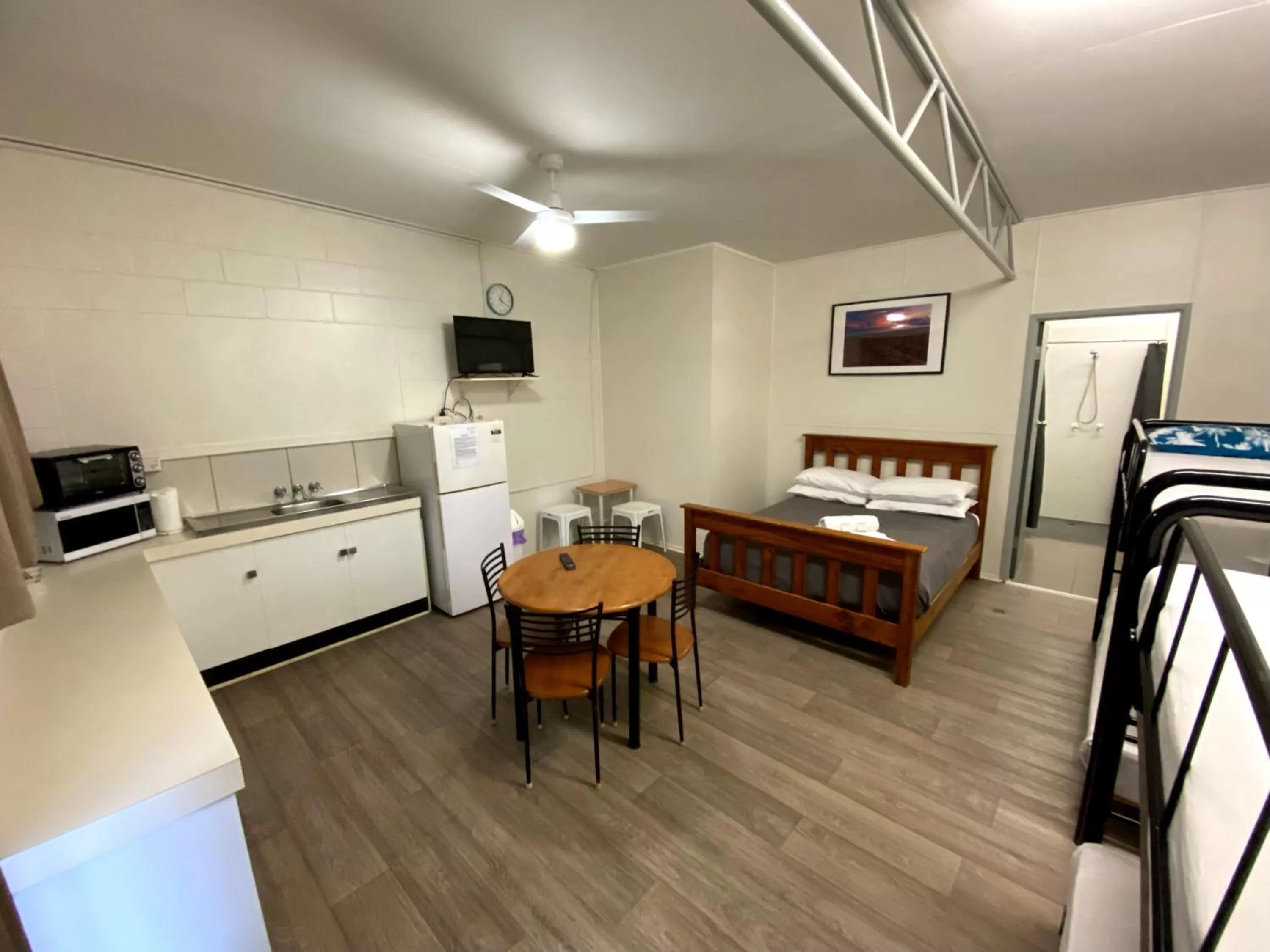 Kitchen or kitchenette in Bundaberg Park Village
