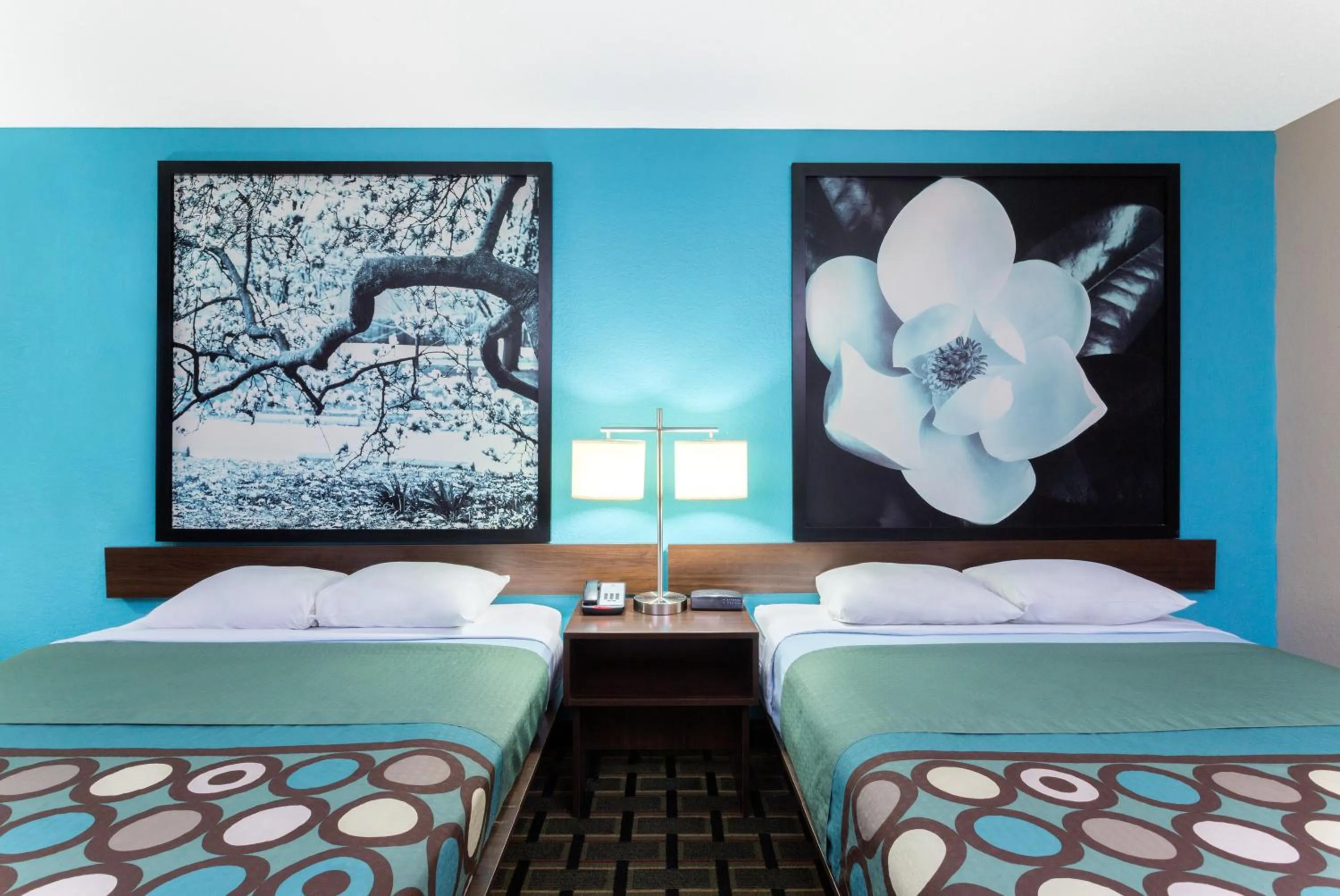 Decorative detail, Bed in Super 8 by Wyndham Brunswick South I-95