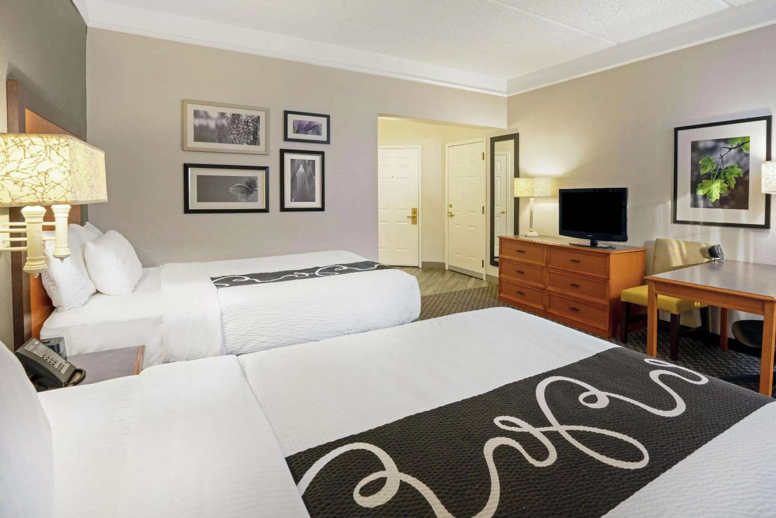 Deluxe Double Room with Two Double Beds in La Quinta by Wyndham Houston West Park 10