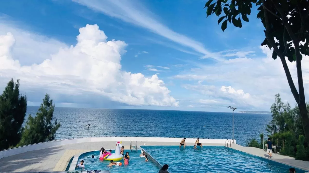 Pool view in RUBEACH HOTEL & REROST