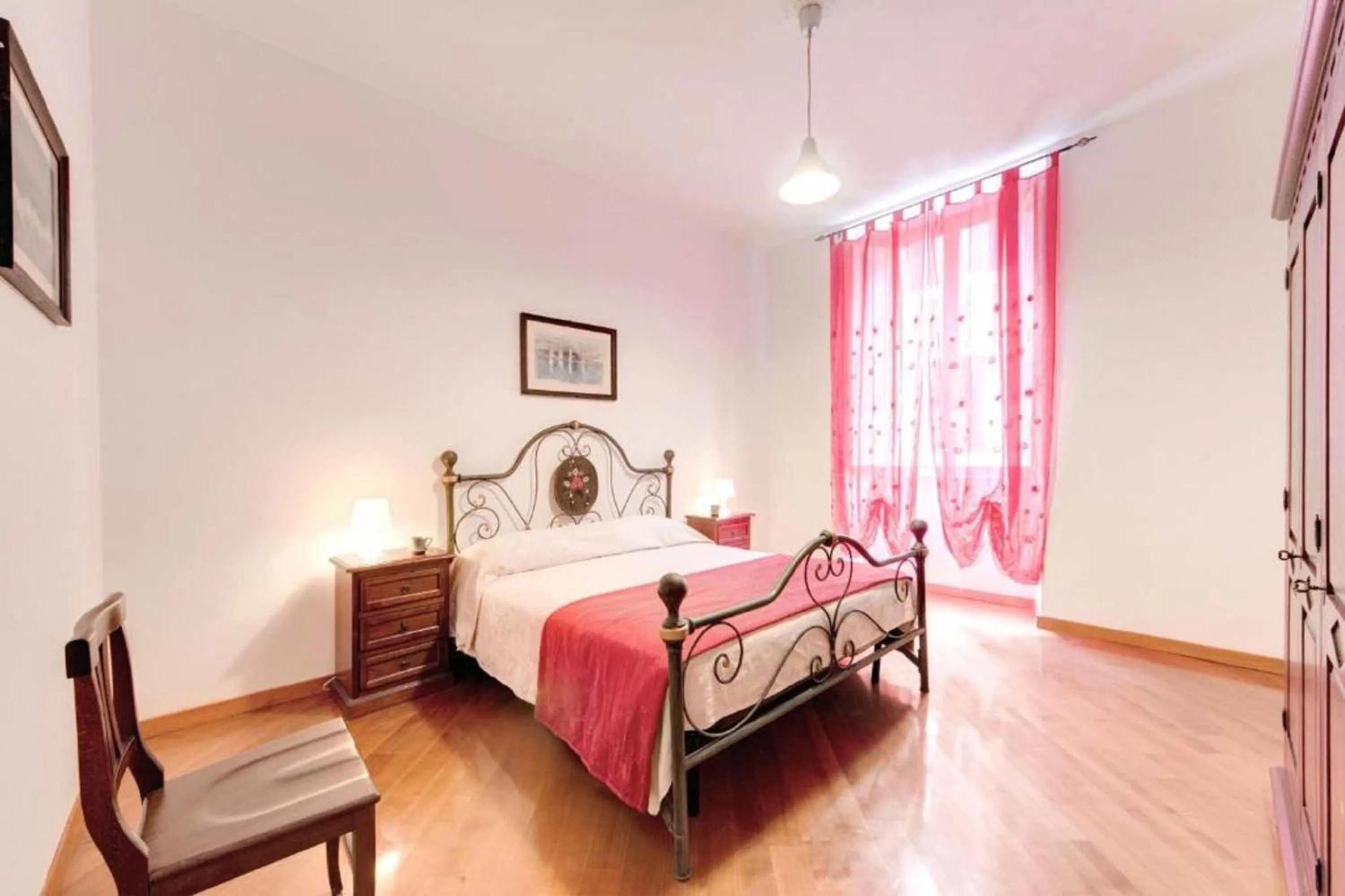 Photo of the whole room, Bed in Nova Domizia