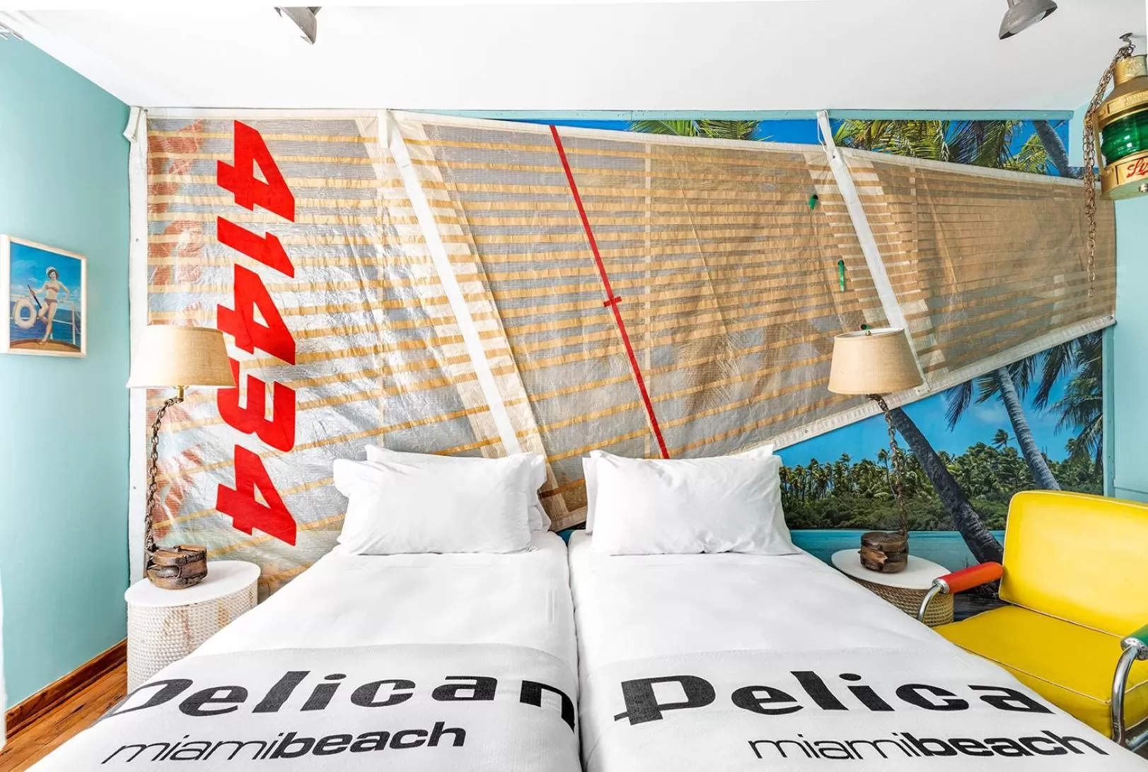 Photo of the whole room, Bed in Pelican Hotel