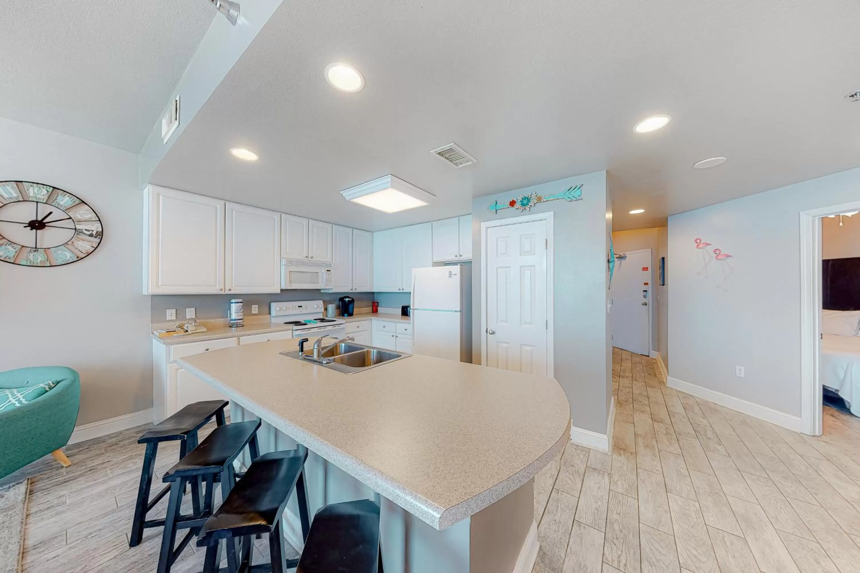 Kitchen/Kitchenette in Lighthouse Condominiums IV