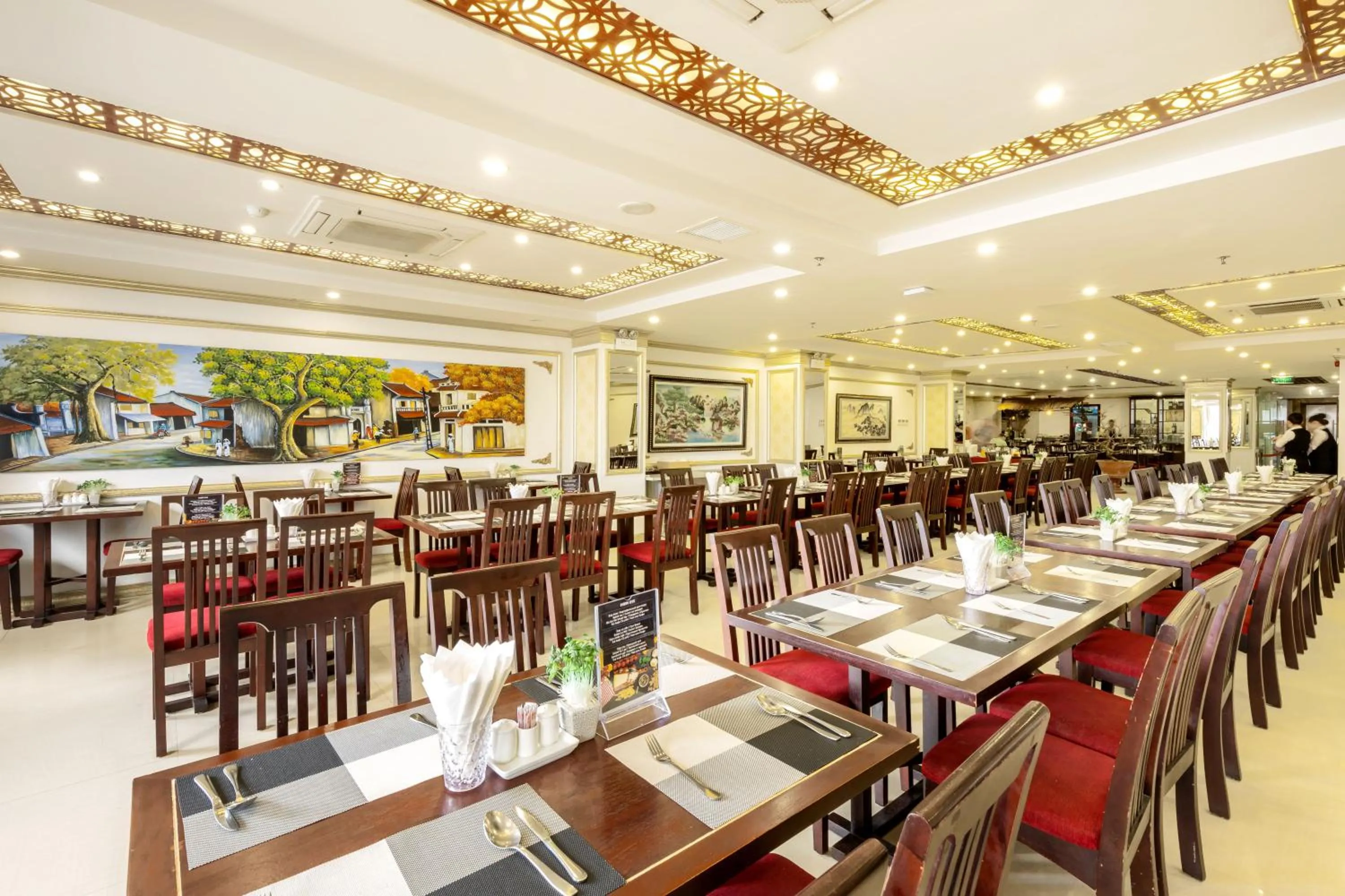 Restaurant/places to eat in Paris Luxury Hotel & Apartment Nha Trang
