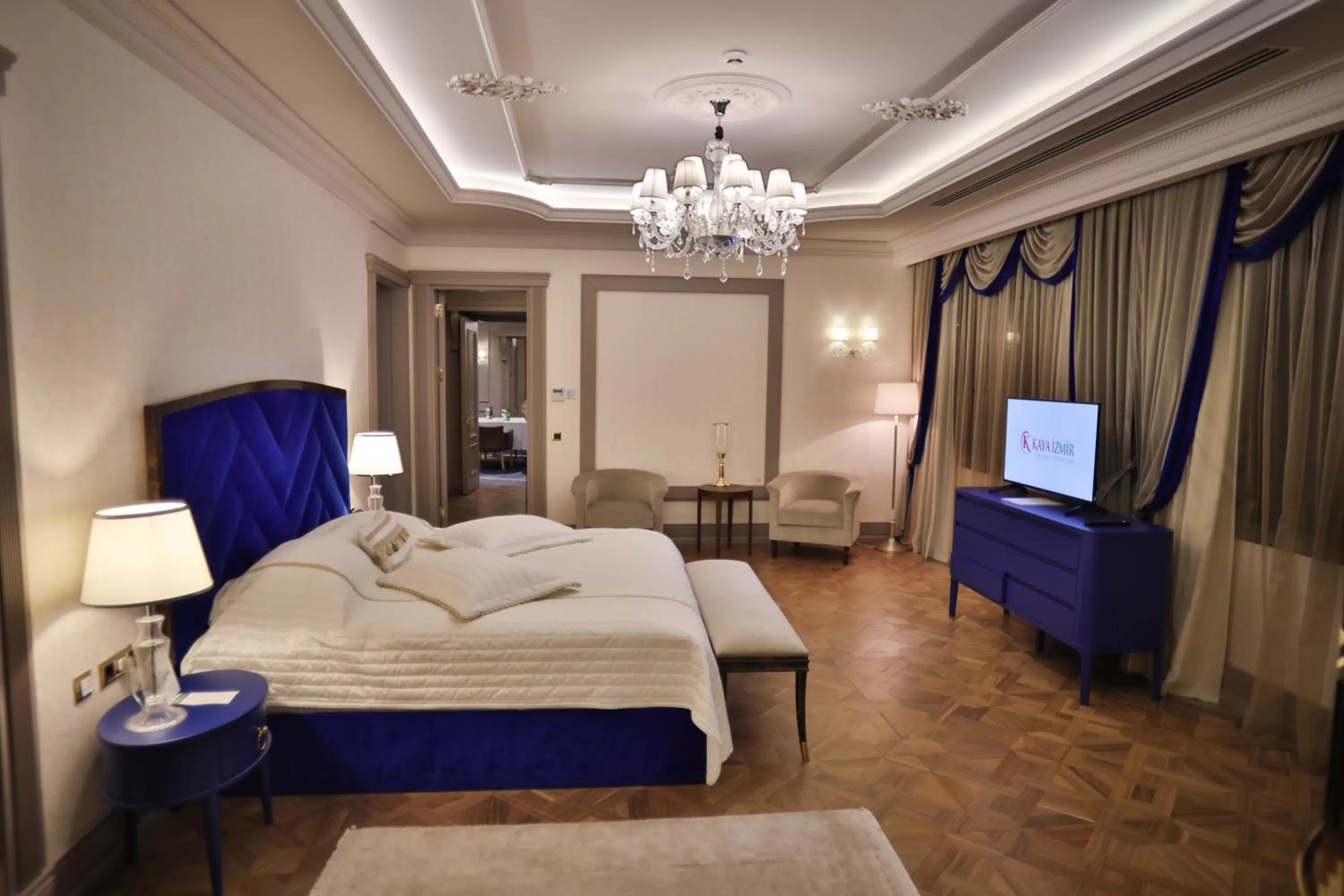 Communal lounge/ TV room, Bed in Kaya Izmir Thermal & Convention