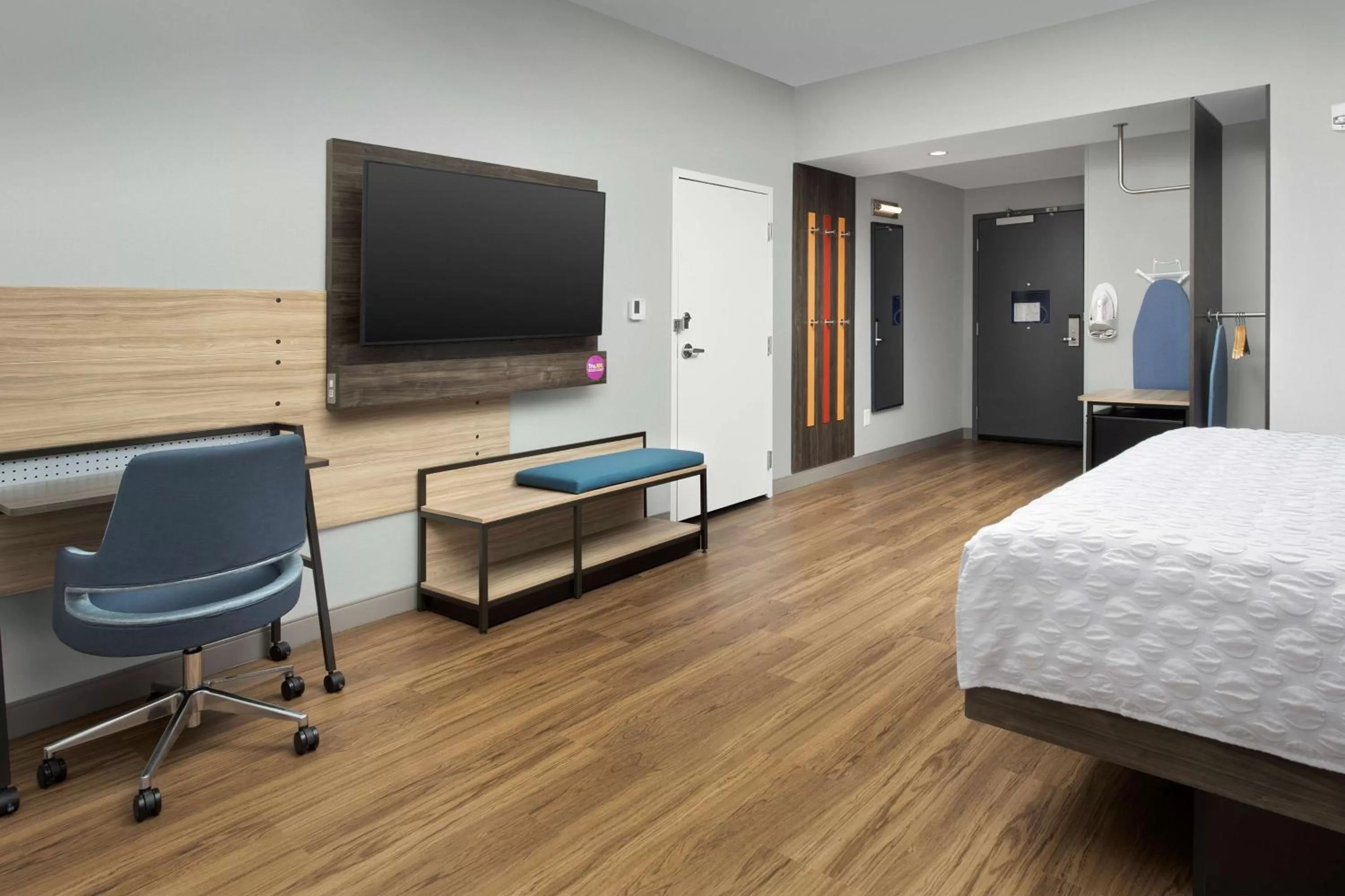 Bedroom, Bed in Tru By Hilton Charlotte Airport Lake Pointe