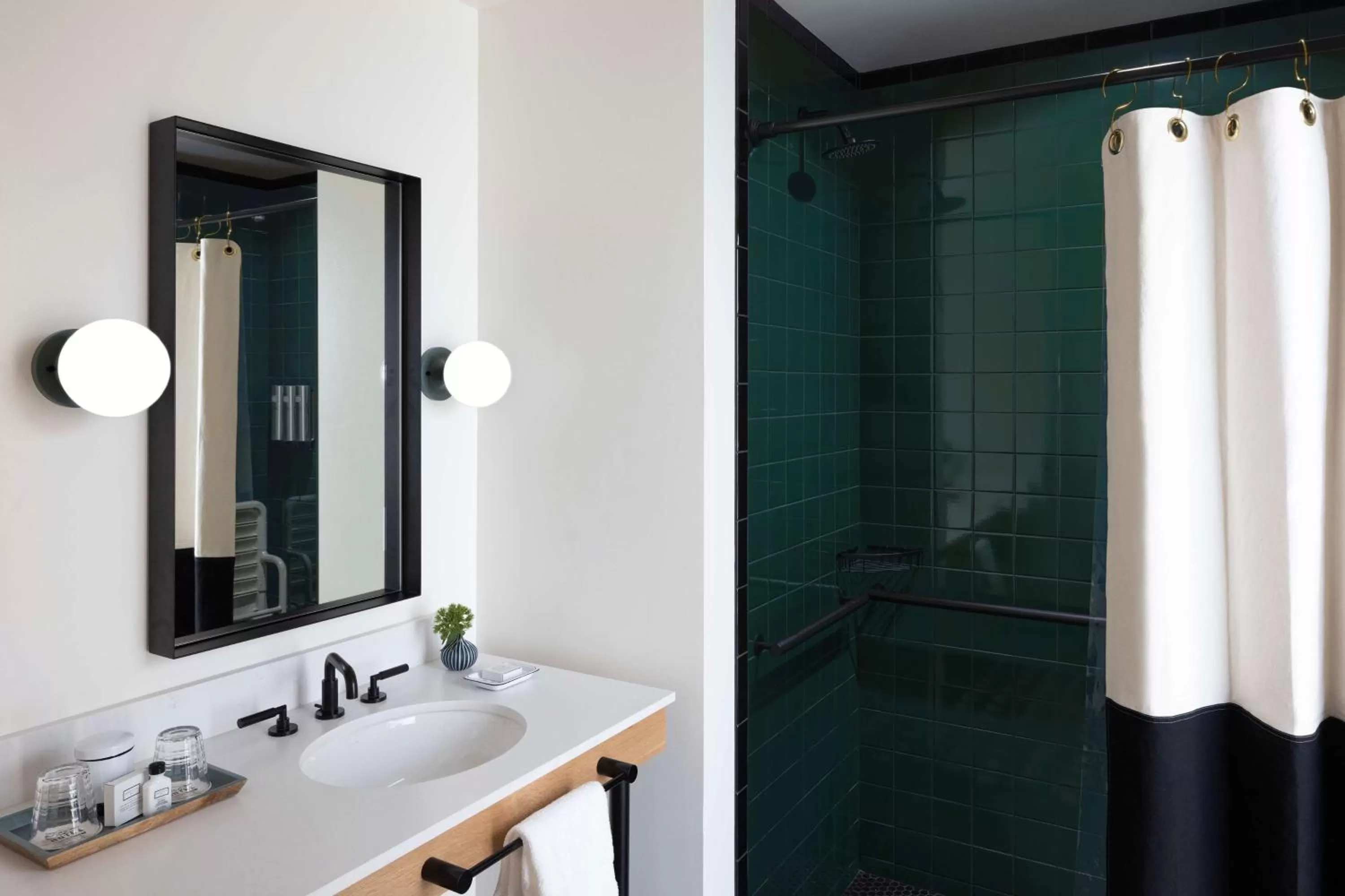 Bathroom in El Capitan Hotel