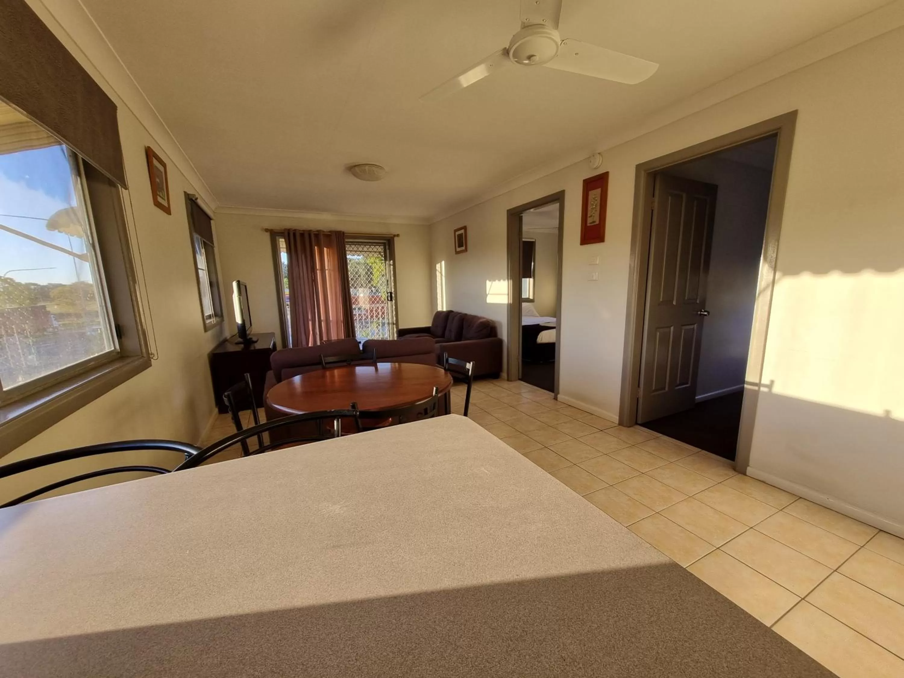 Bed in Park Drive Motel