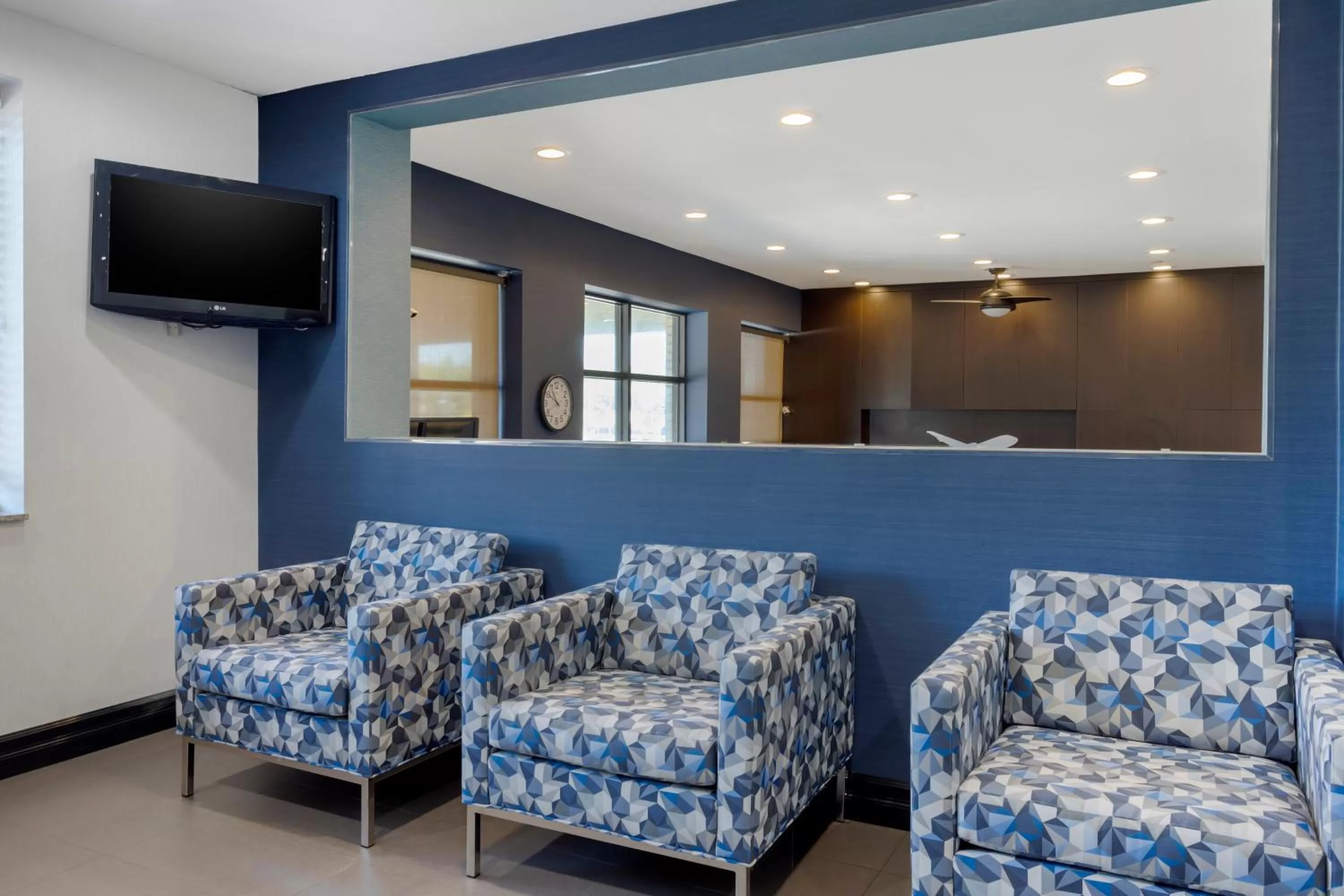 Breakfast in Avion Inn Near LGA Airport, an Ascend Collection Hotel