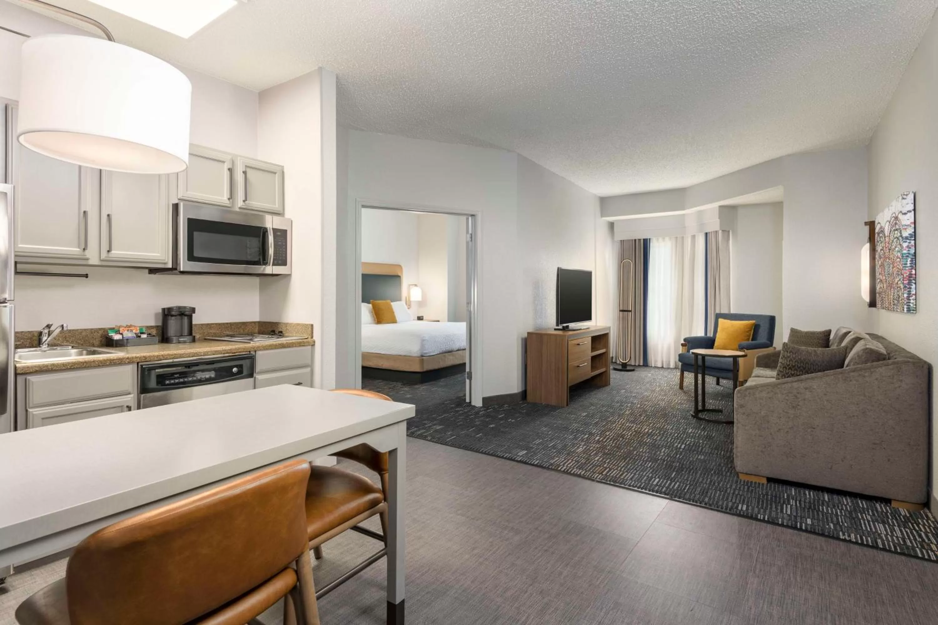 Kitchen or kitchenette, Bed in Homewood Suites by Hilton New Orleans