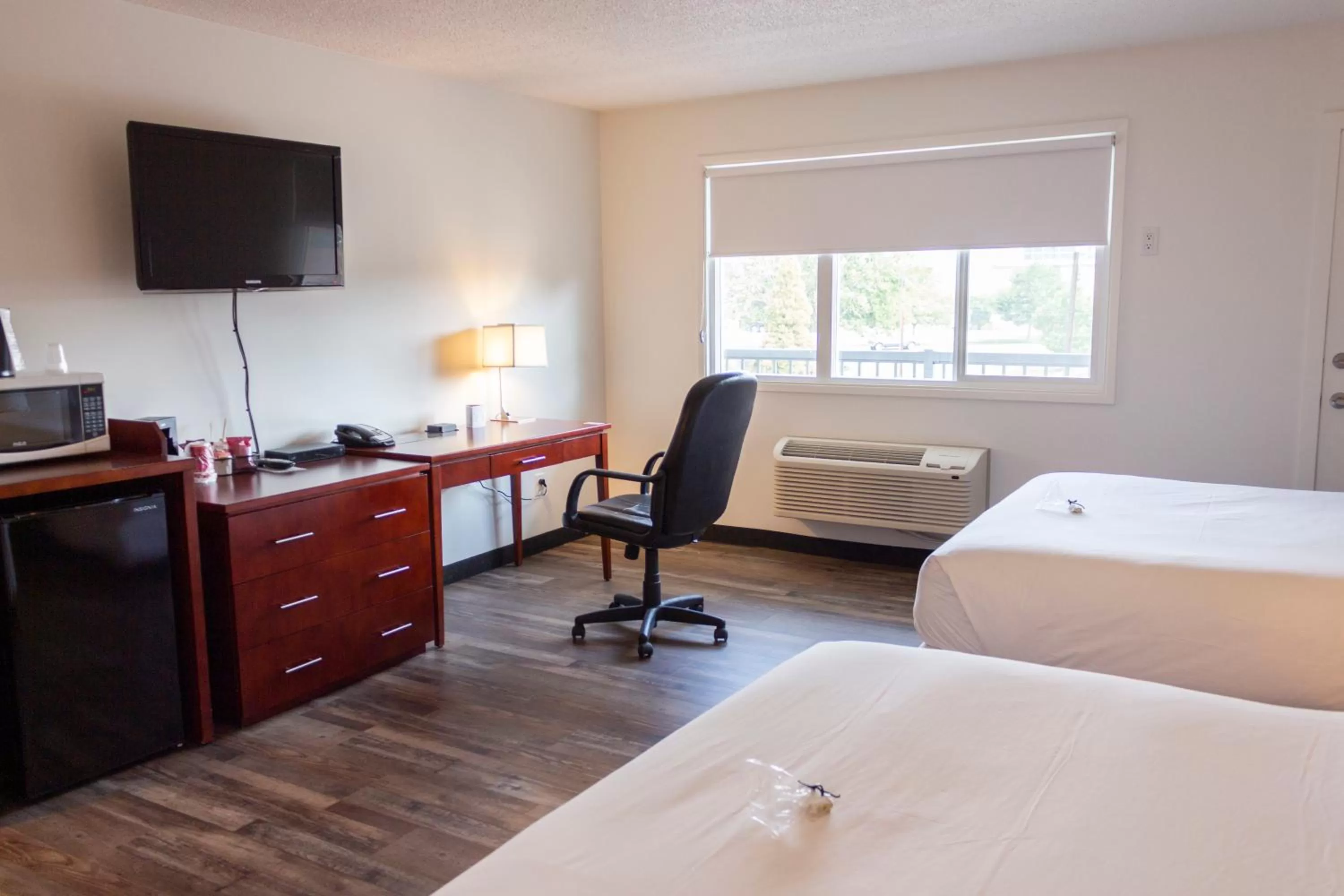 Photo of the whole room, TV/Entertainment Center in Hotel Penticton, Ascend Hotel Collection