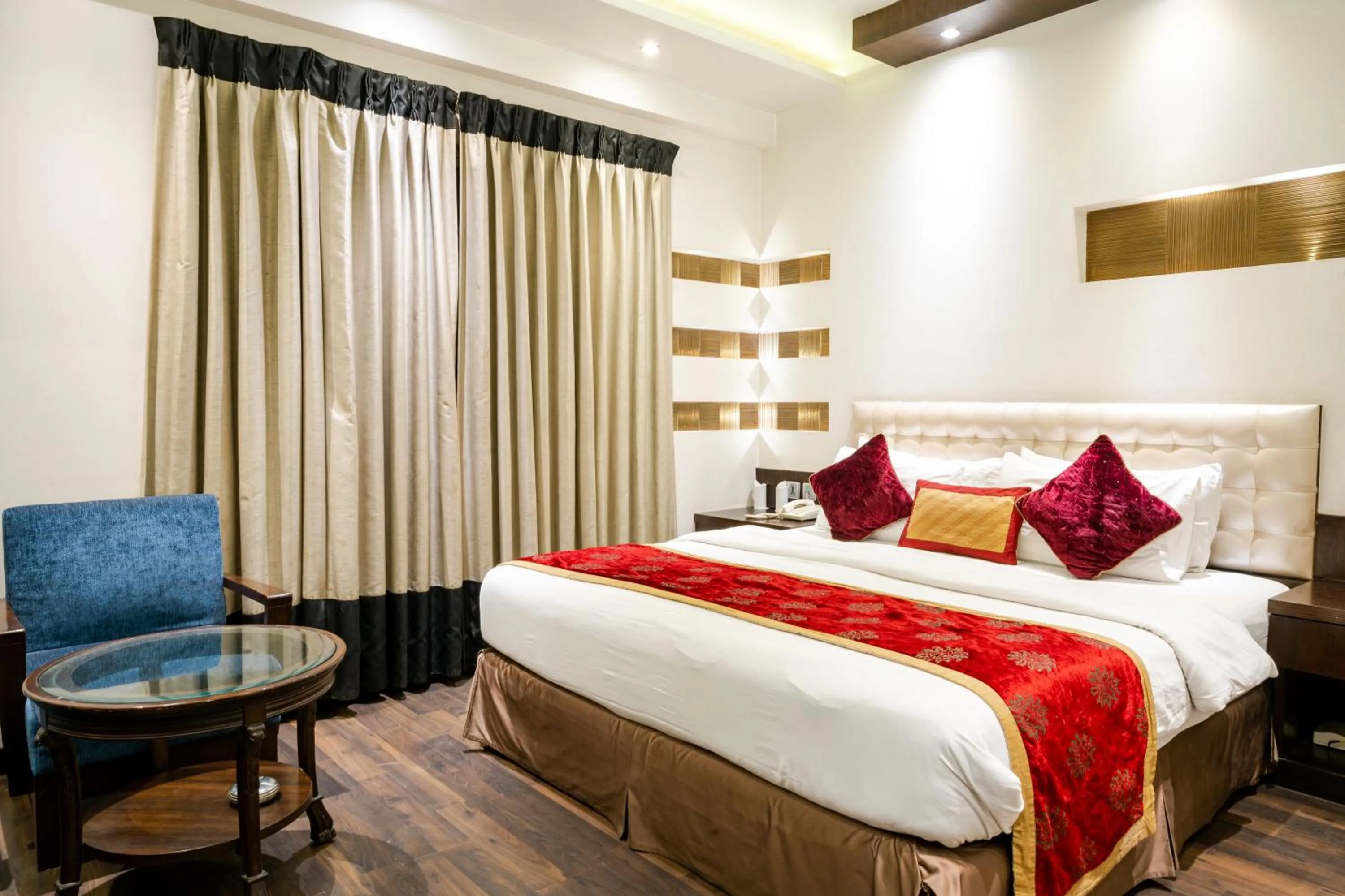 Bed in Hotel Grand Godwin - Near New Delhi Railway Station - Paharganj