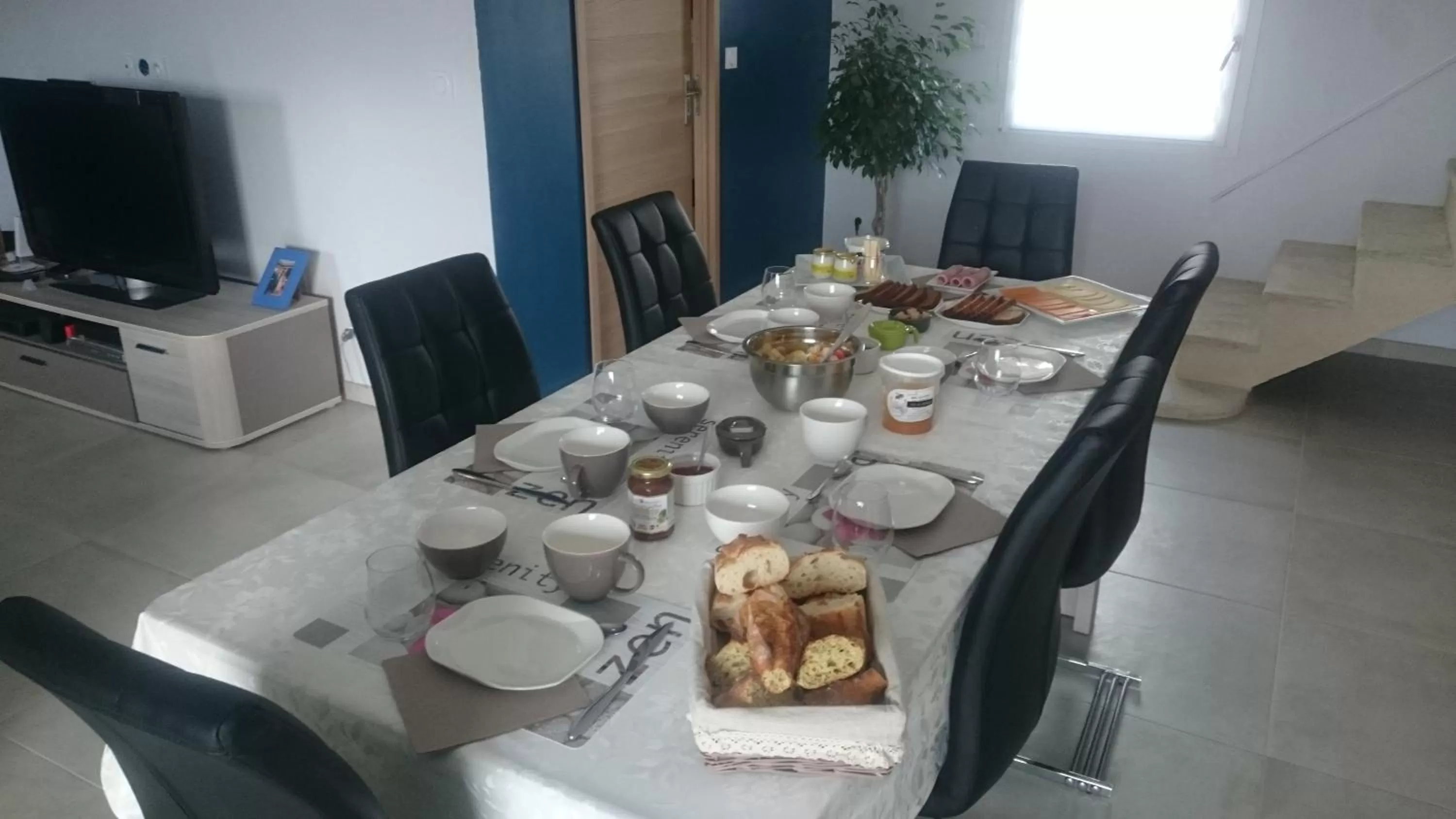 Continental breakfast in Les Figues