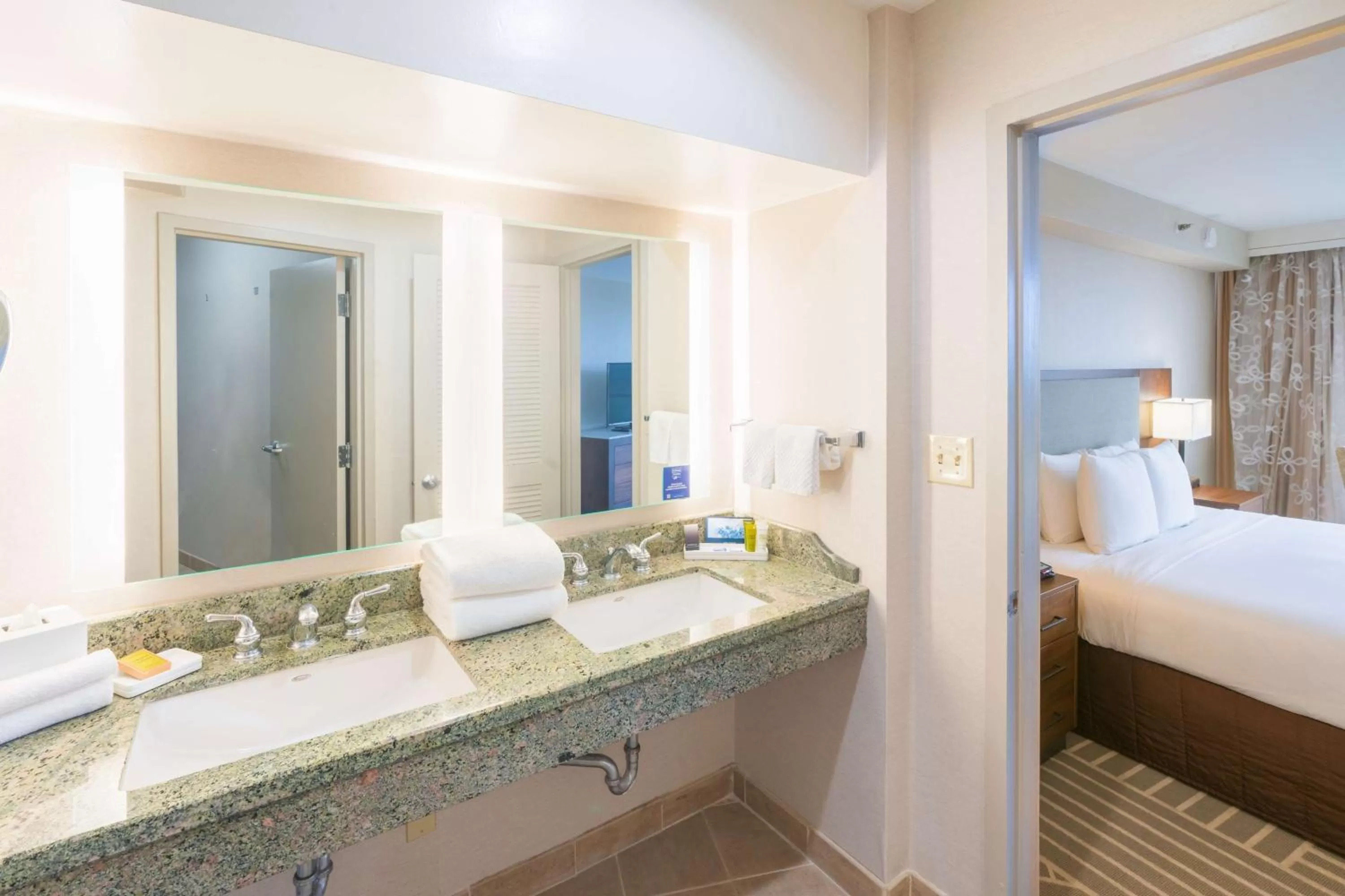 Bed in Hilton Memphis