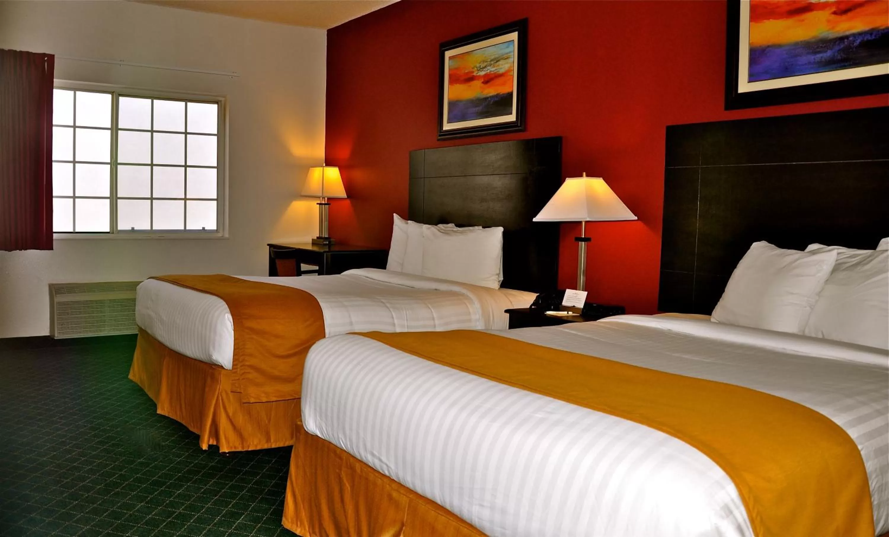 Bedroom, Bed in Landmark Inn Fort Irwin