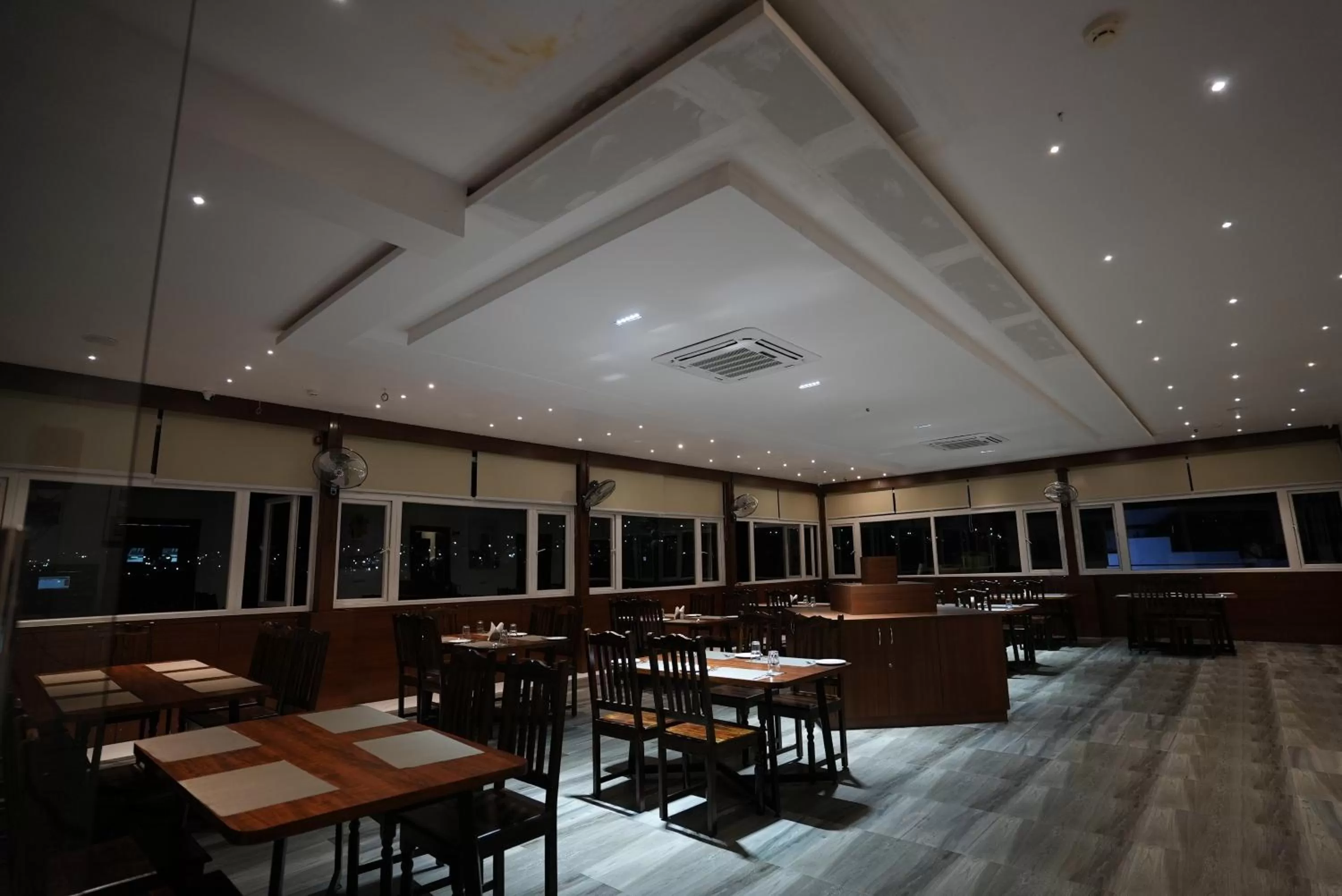 Restaurant/places to eat in Eden Park Boutique Hotel