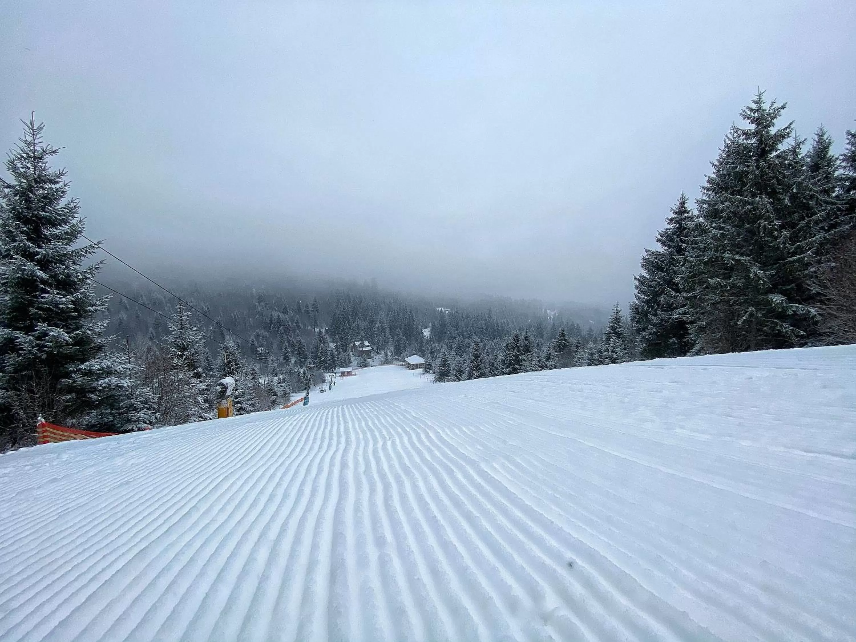 Skiing in Mountain-Rest Pension