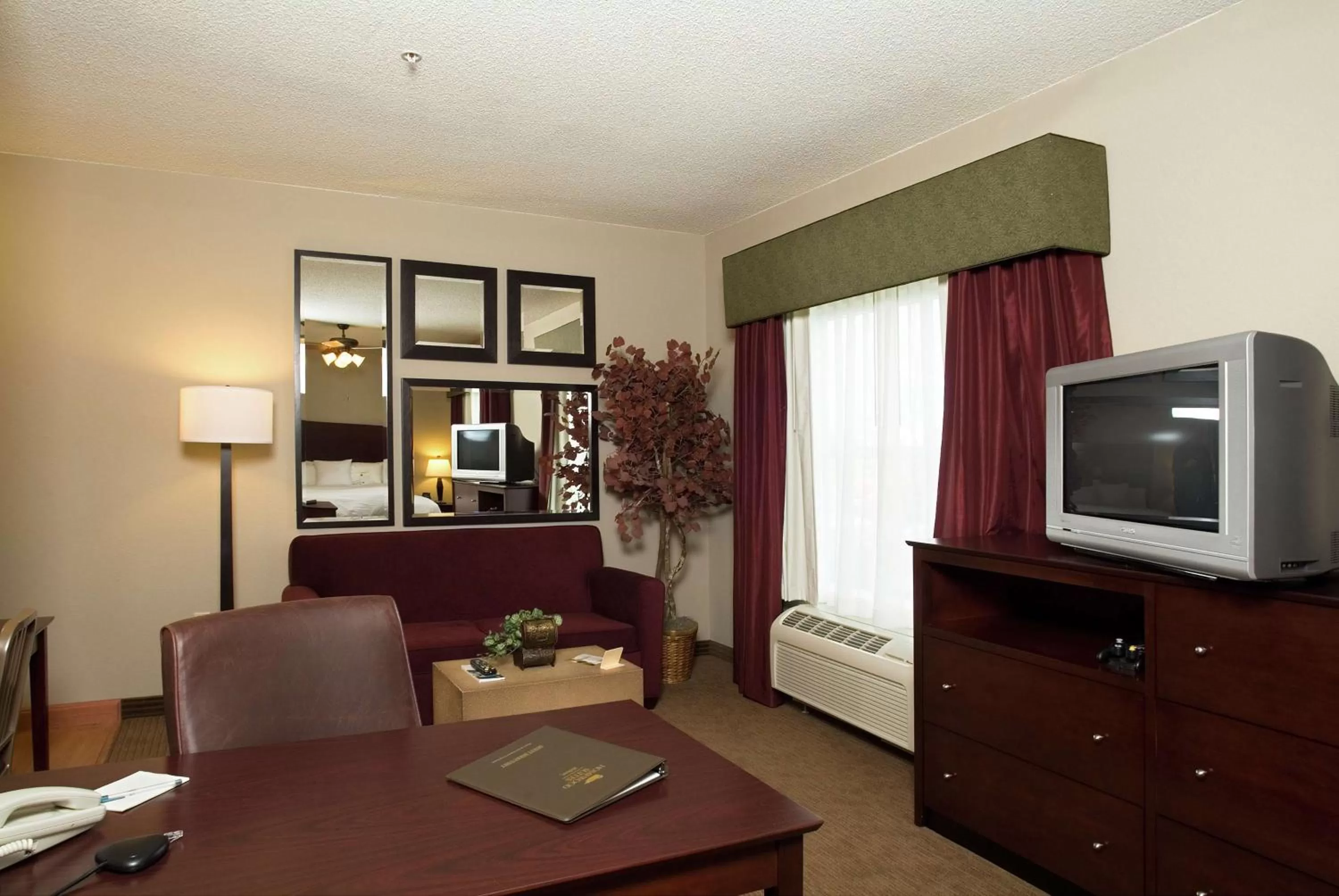 Living room in Homewood Suites by Hilton Bloomington