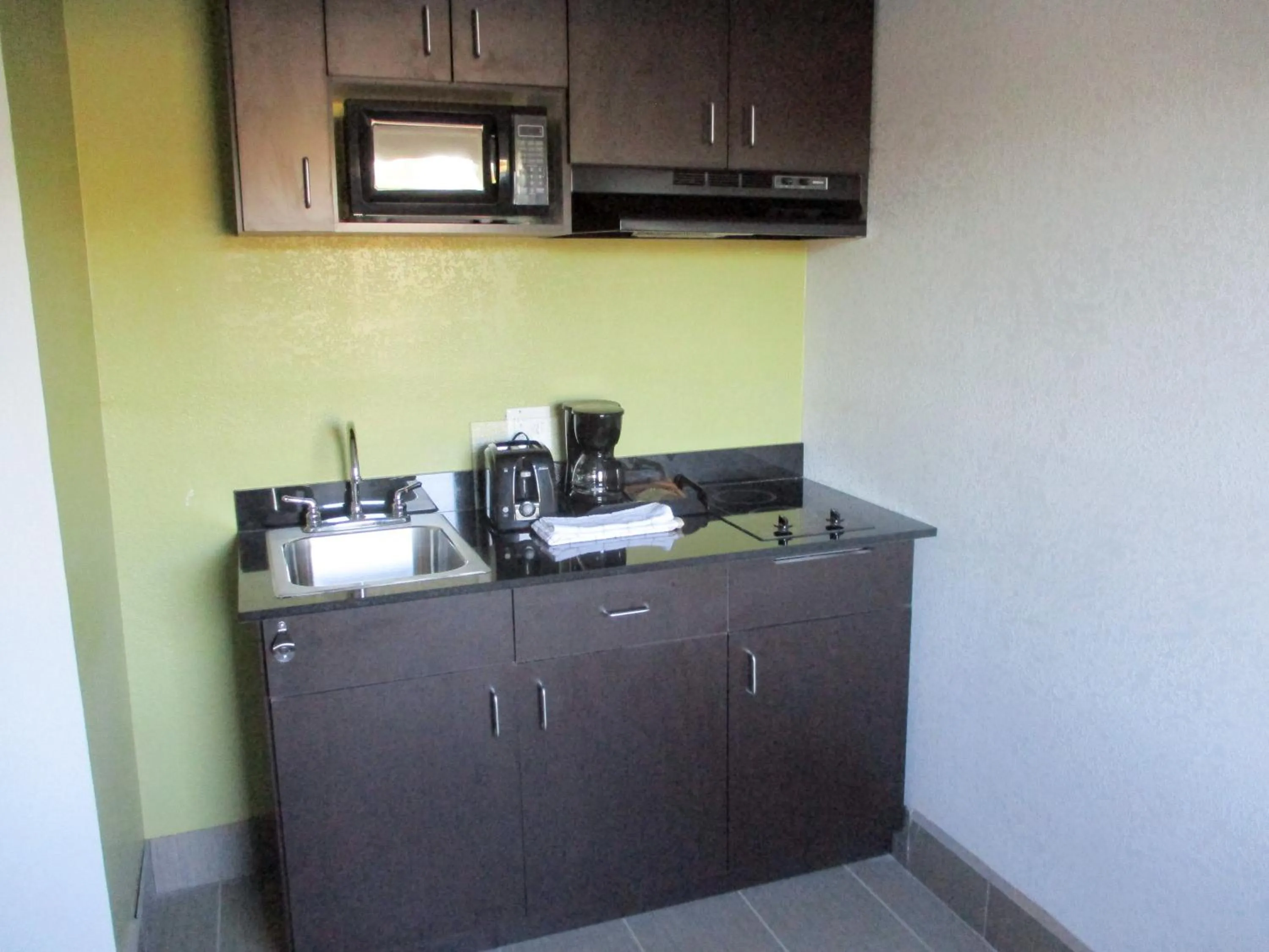 Bedroom in Studio 6-Monroe, LA - Hwy 165