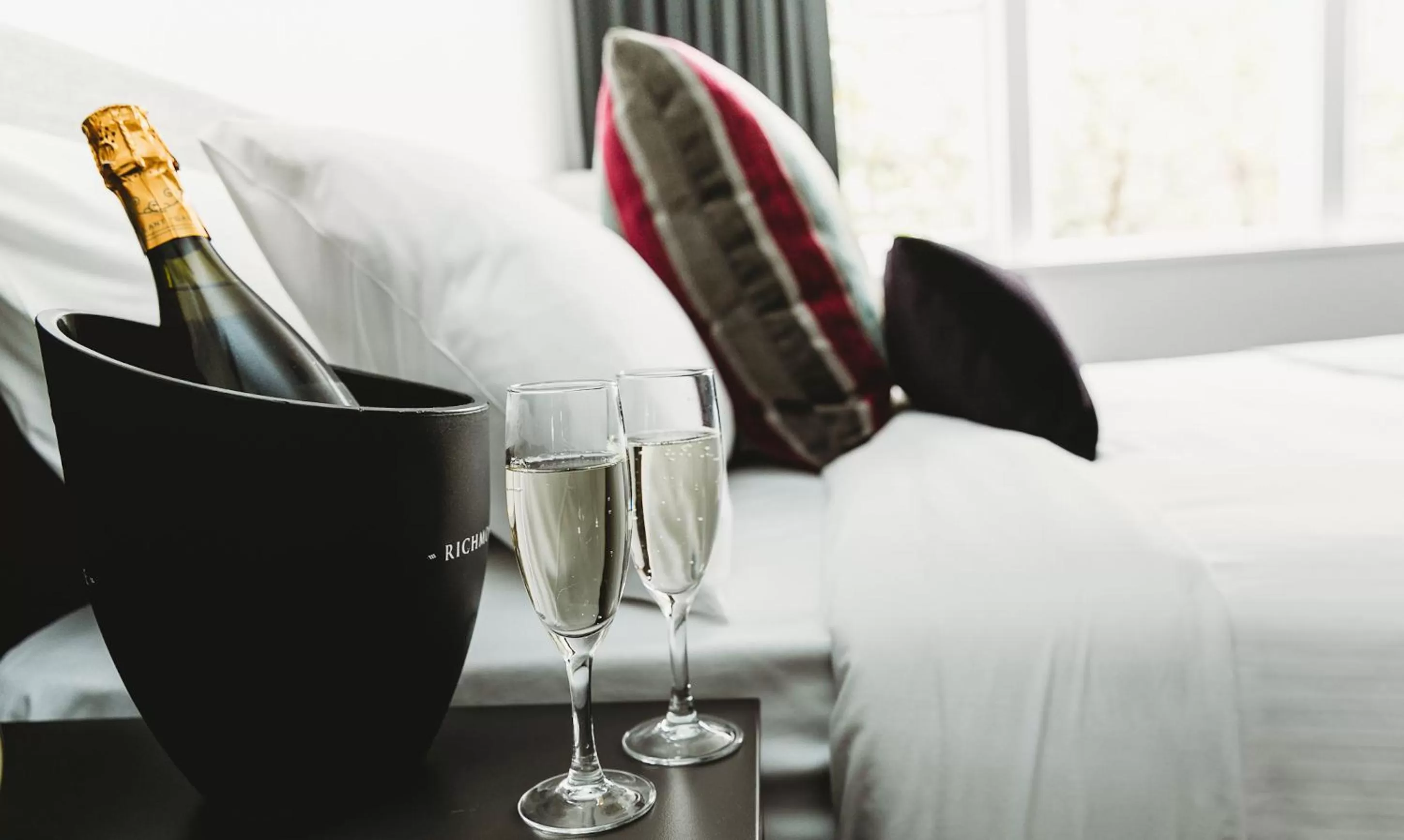 Bedroom, Bed in Coniston Hotel Wollongong