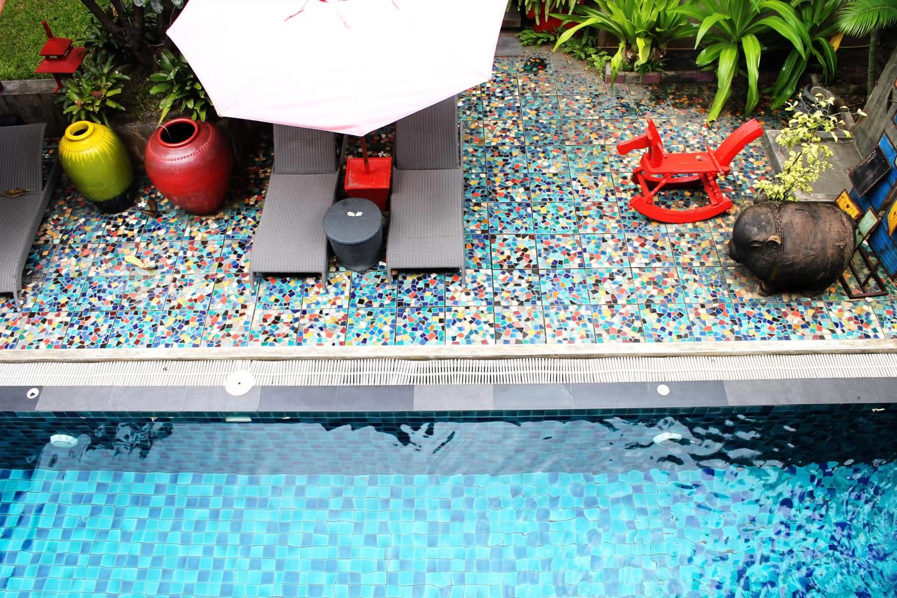 Pool view in Villa Thapae