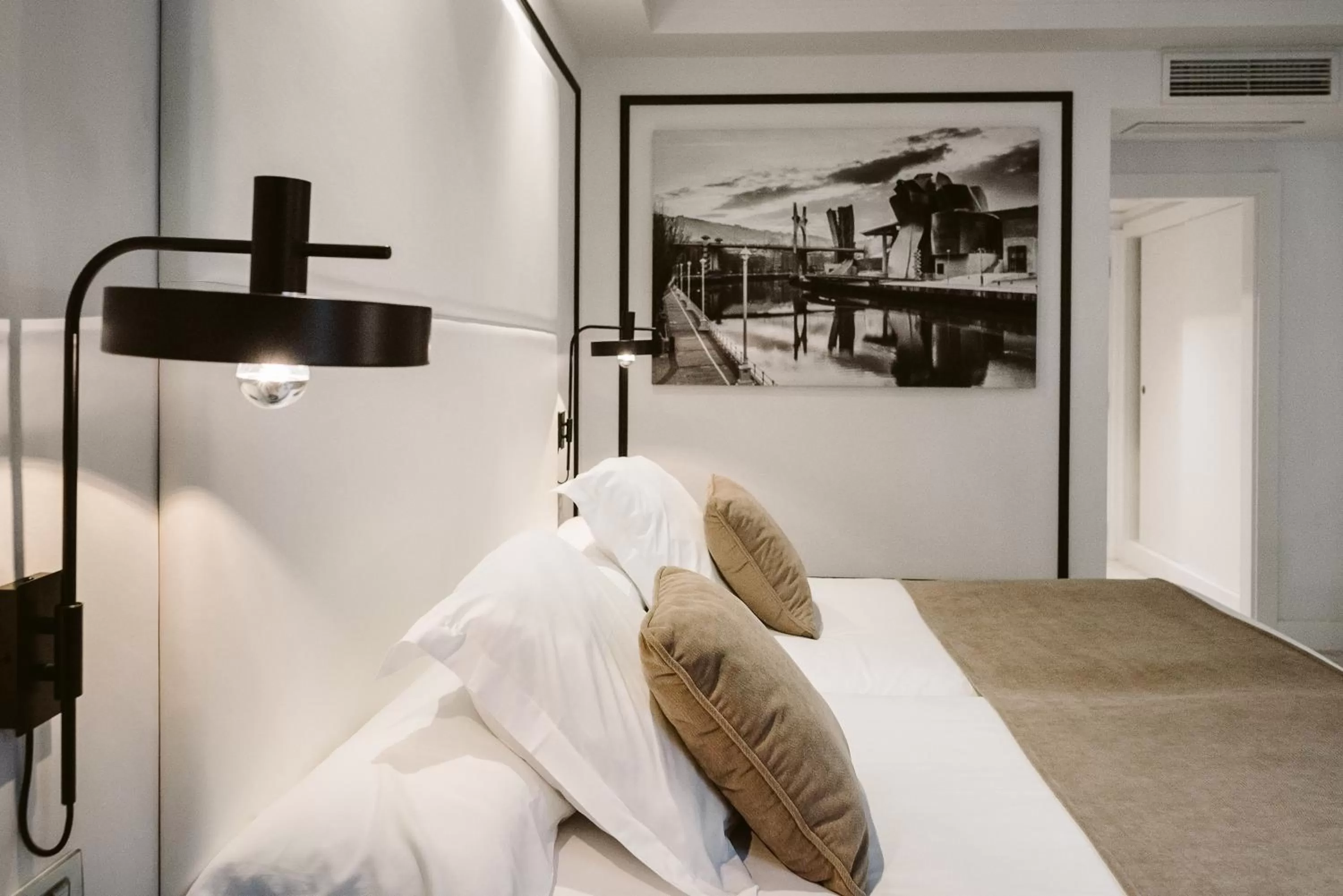 Bedroom, Bed in Hotel Abando