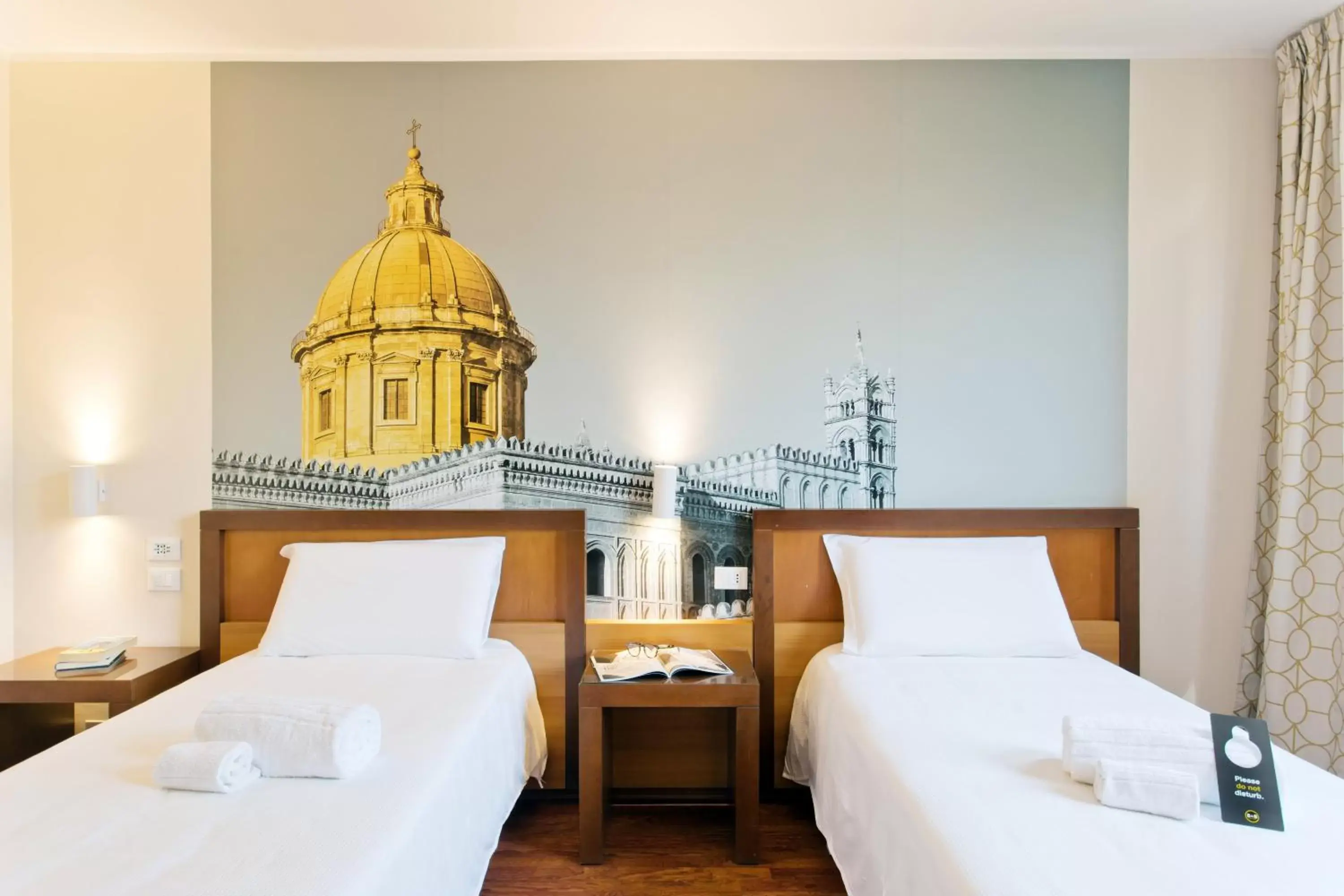 Twin Room - Disability Access in B&B Hotel Palermo Quattro Canti Twin Room - Disability Access in B&B Hotel Palermo Quattro Canti