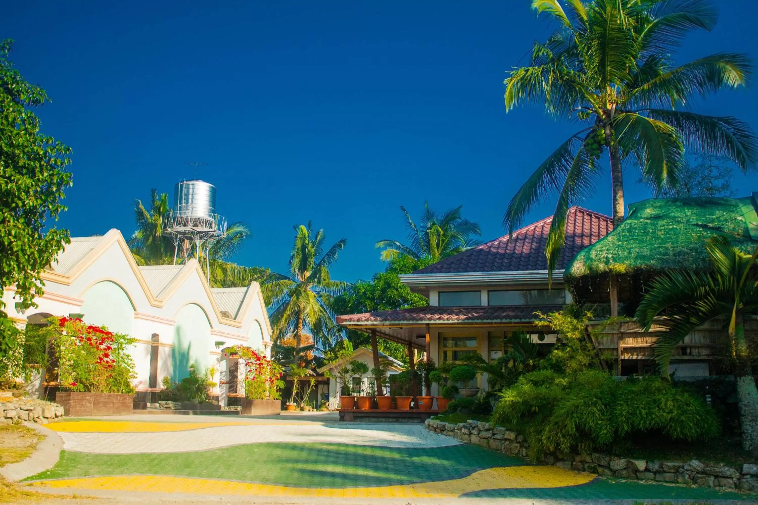Facade/entrance in Zillion Pavilion Family & Business Hotel