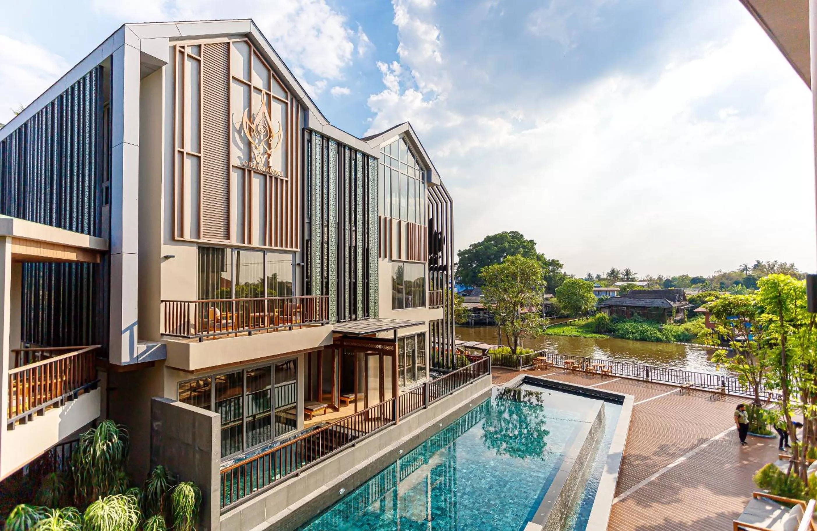 Property building in W1Bangkoknoi Hotel