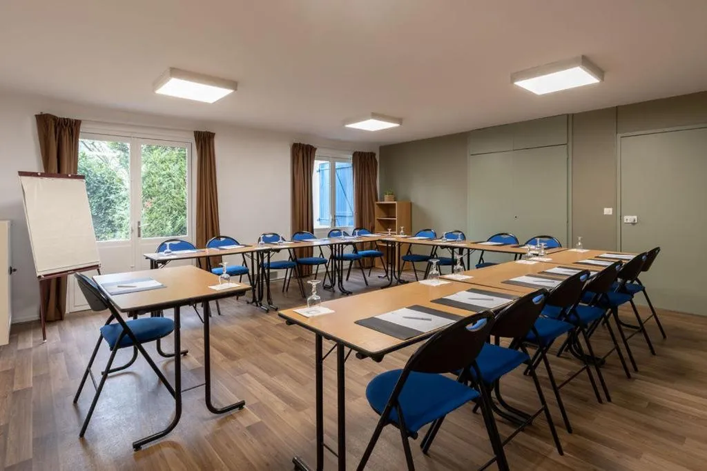 Meeting/conference room in Sure Hotel by Best Western Plaisir