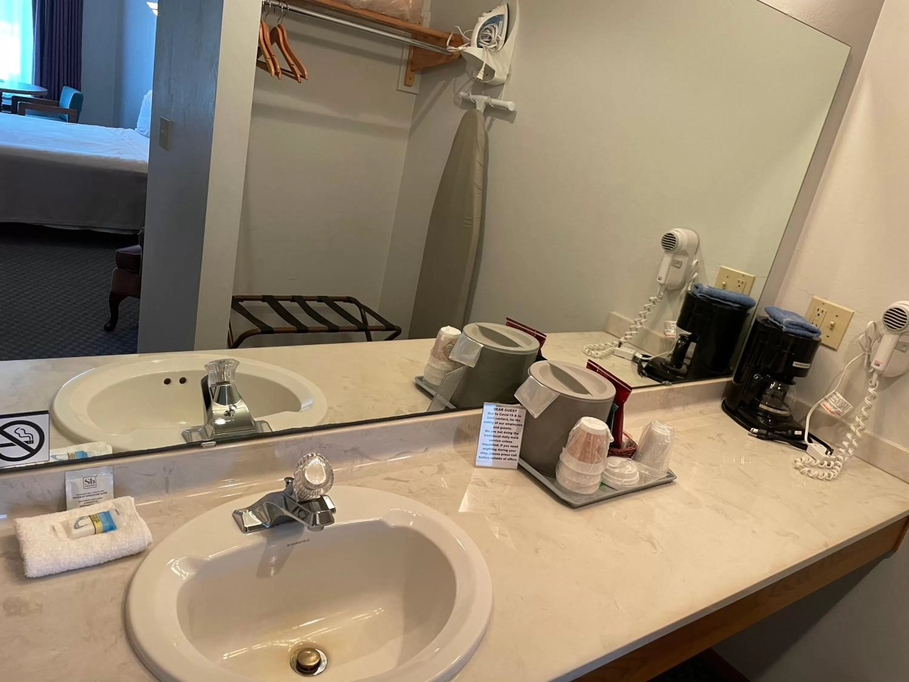 Deluxe Queen Room in Innlet Motel