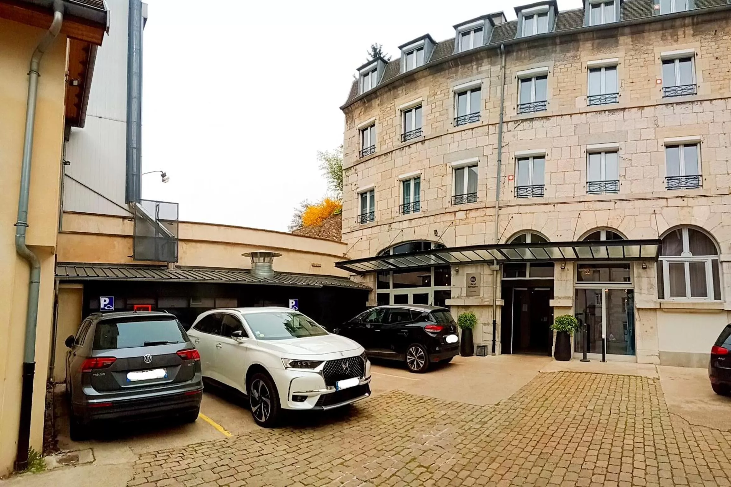 Property building in Best Western Citadelle