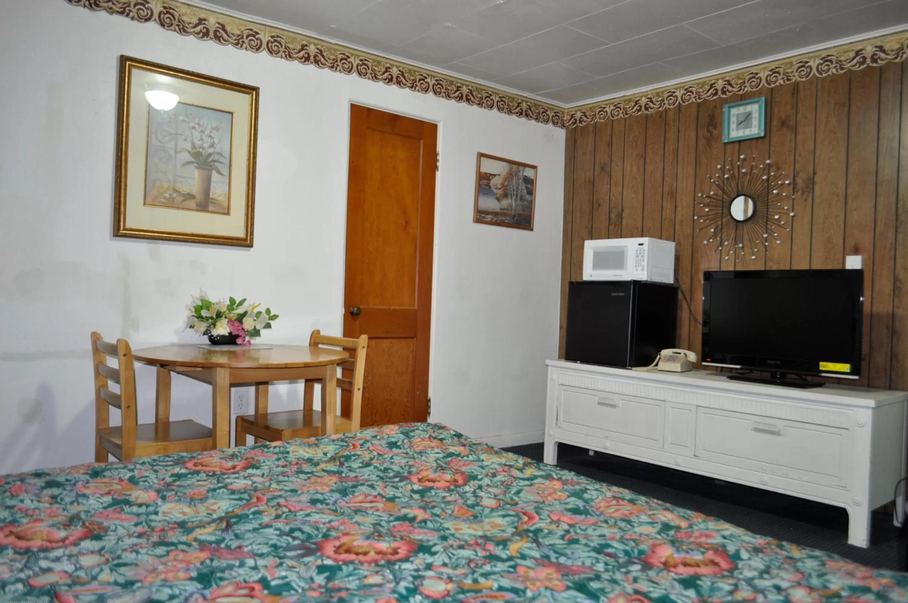 Decorative detail in Western Motel