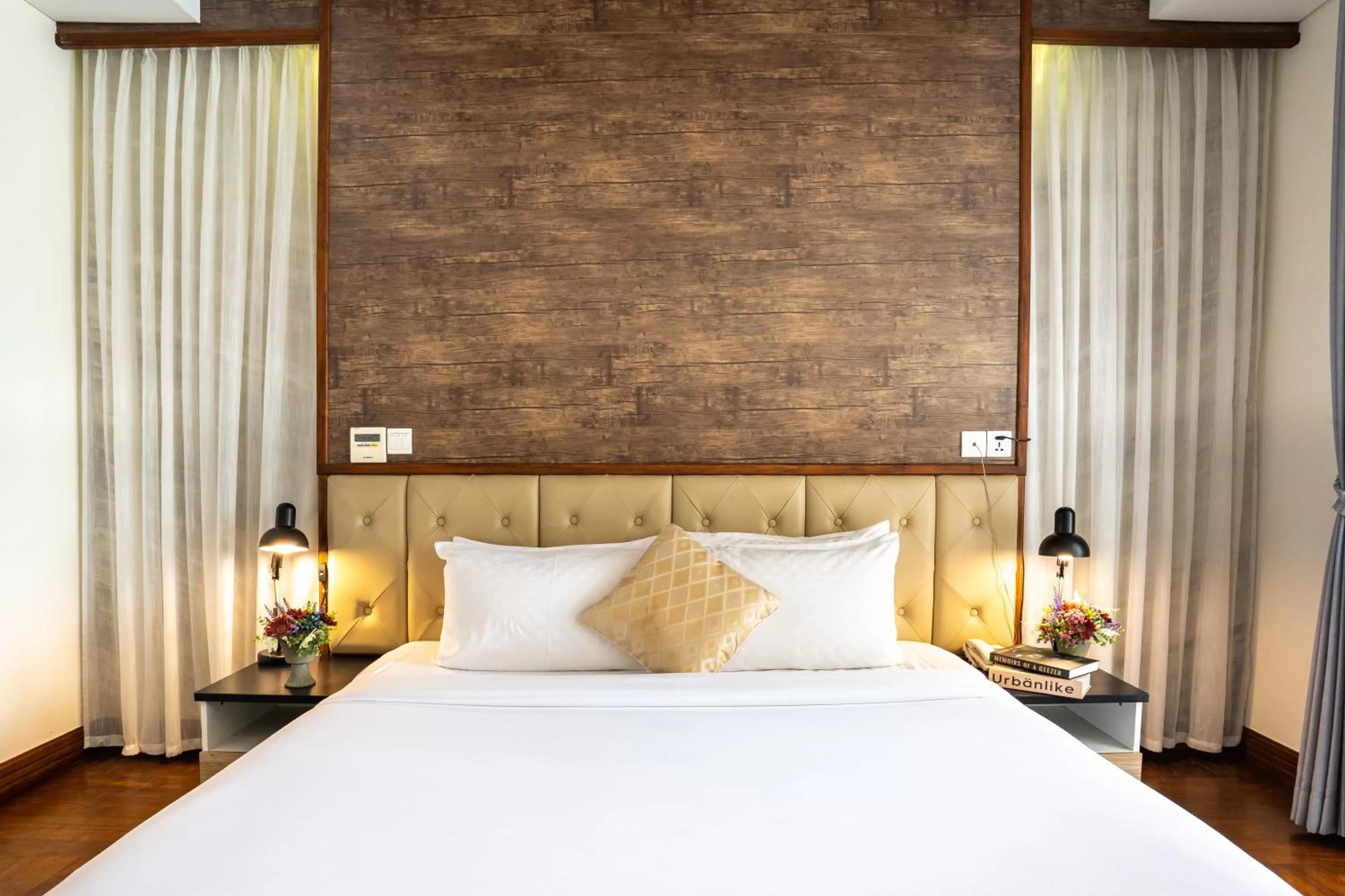 Bed in LCS Hotel & Apartment