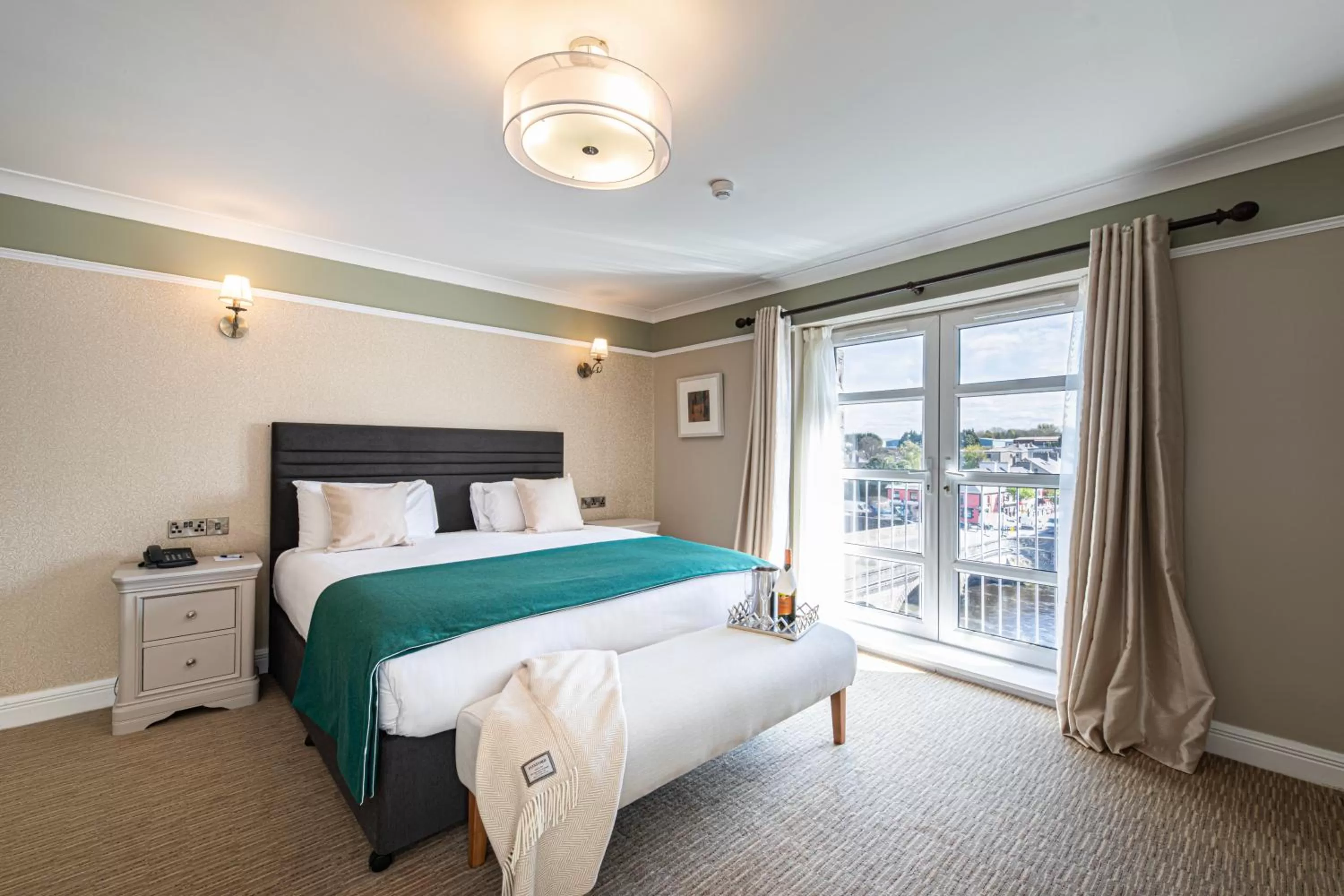 Bedroom, Bed in Ballina Manor Hotel