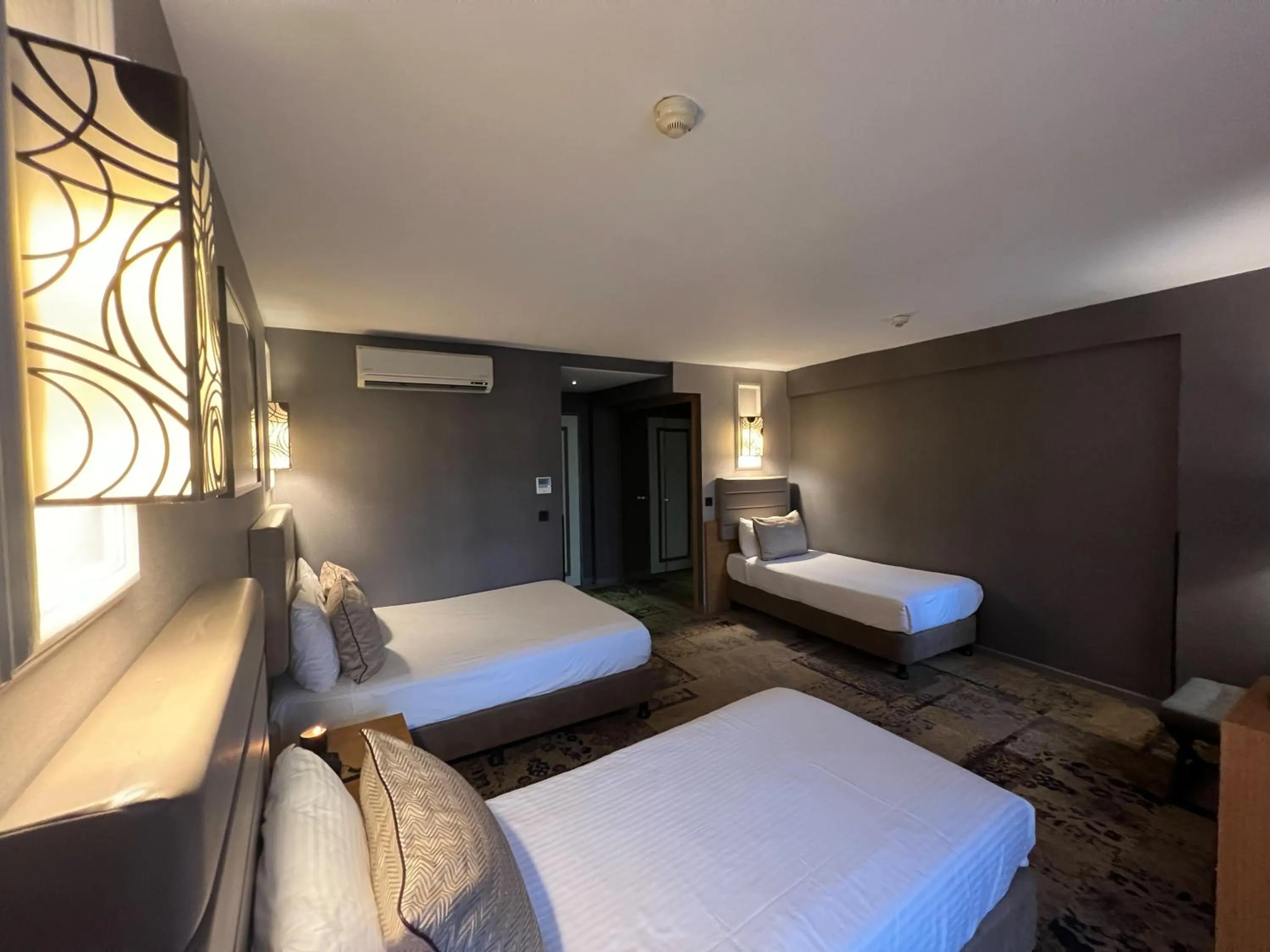 Photo of the whole room, Bed in All Seasons Hotel