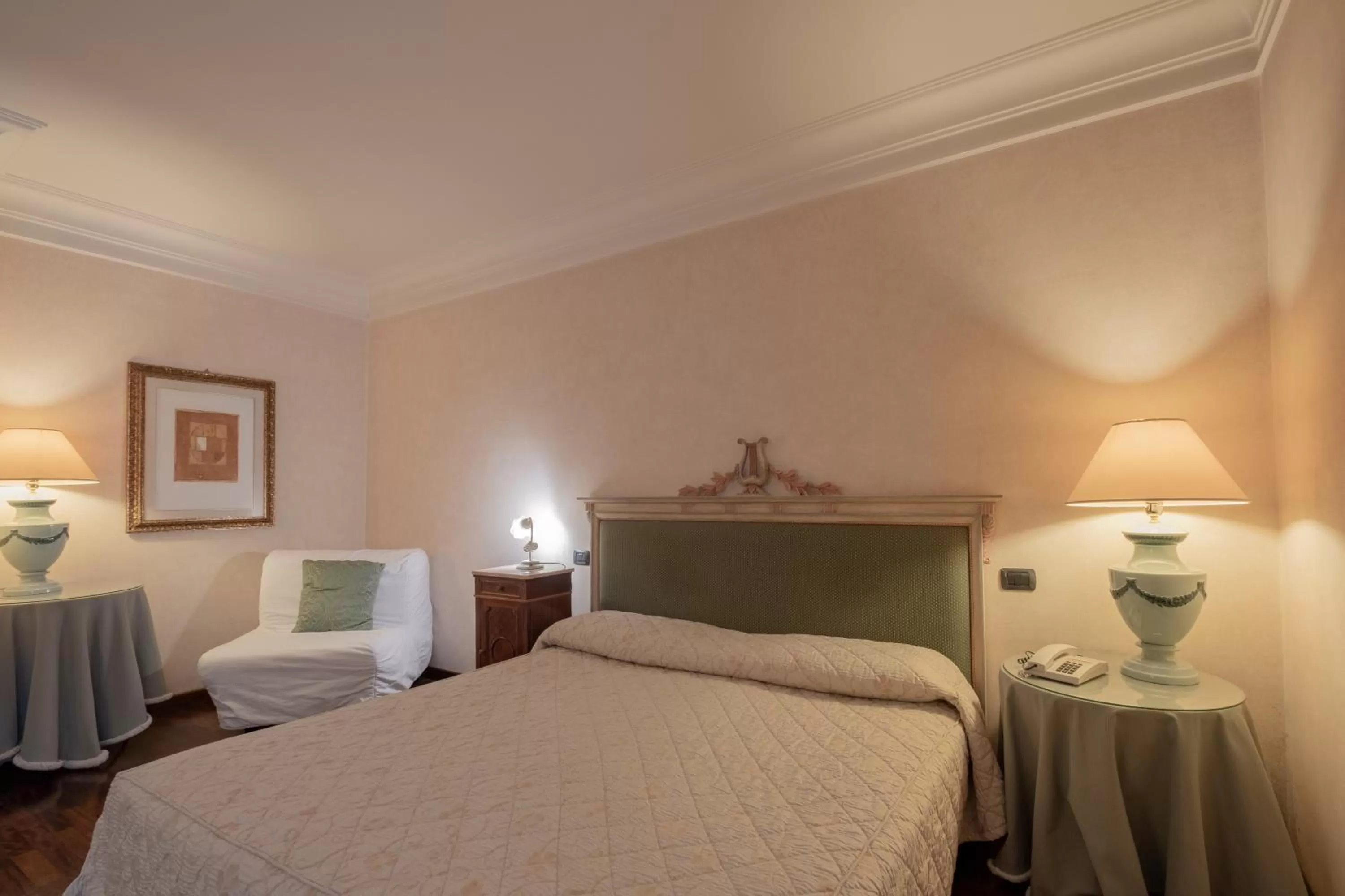 Photo of the whole room, Bed in Relais Ducale