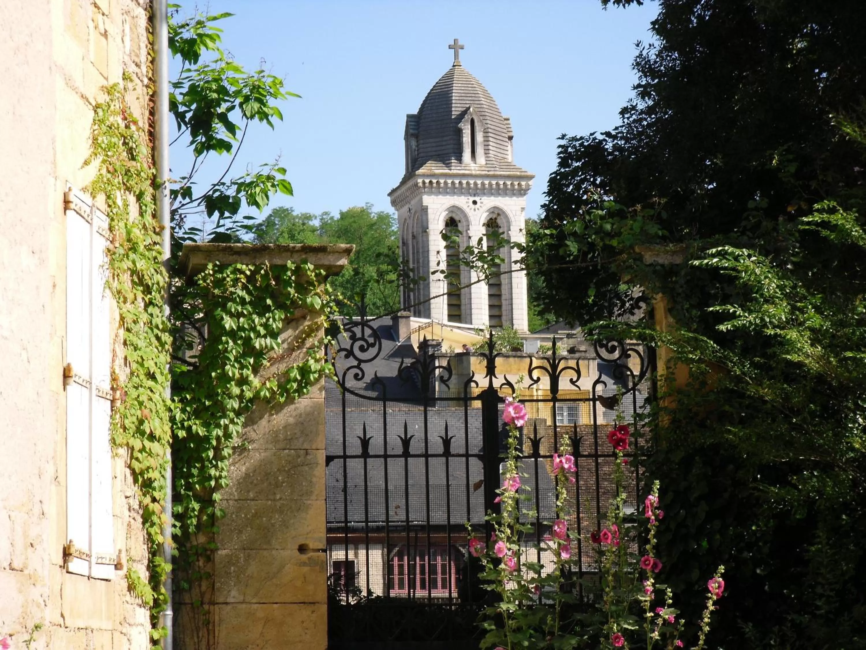 Area and facilities in Hôtel Le P'tit Monde