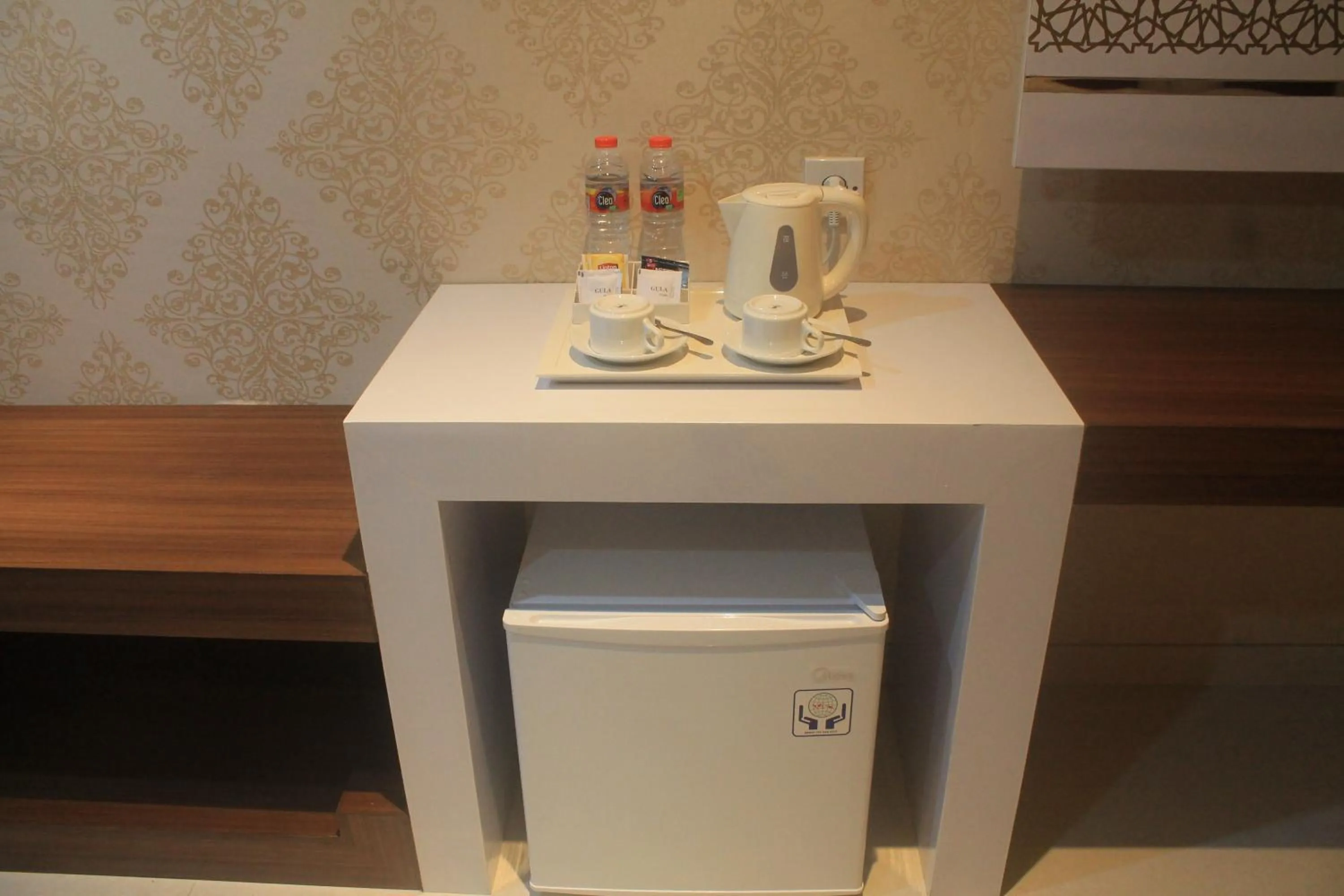 Coffee/tea facilities in Namira Syariah Hotel Surabaya