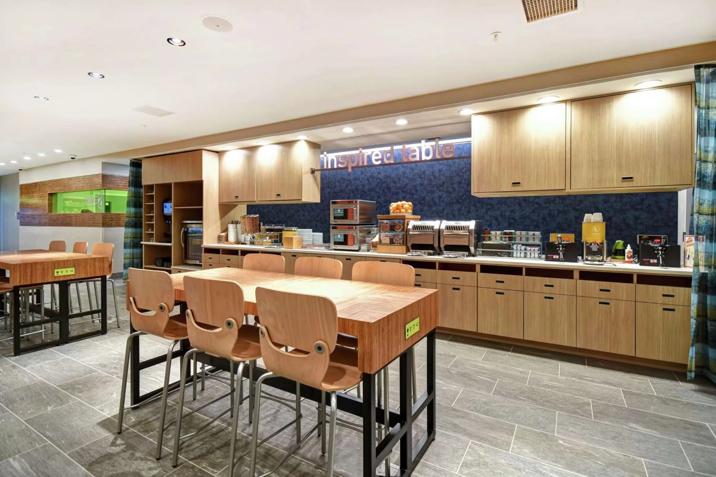 Breakfast in Home2 Suites By Hilton Georgetown