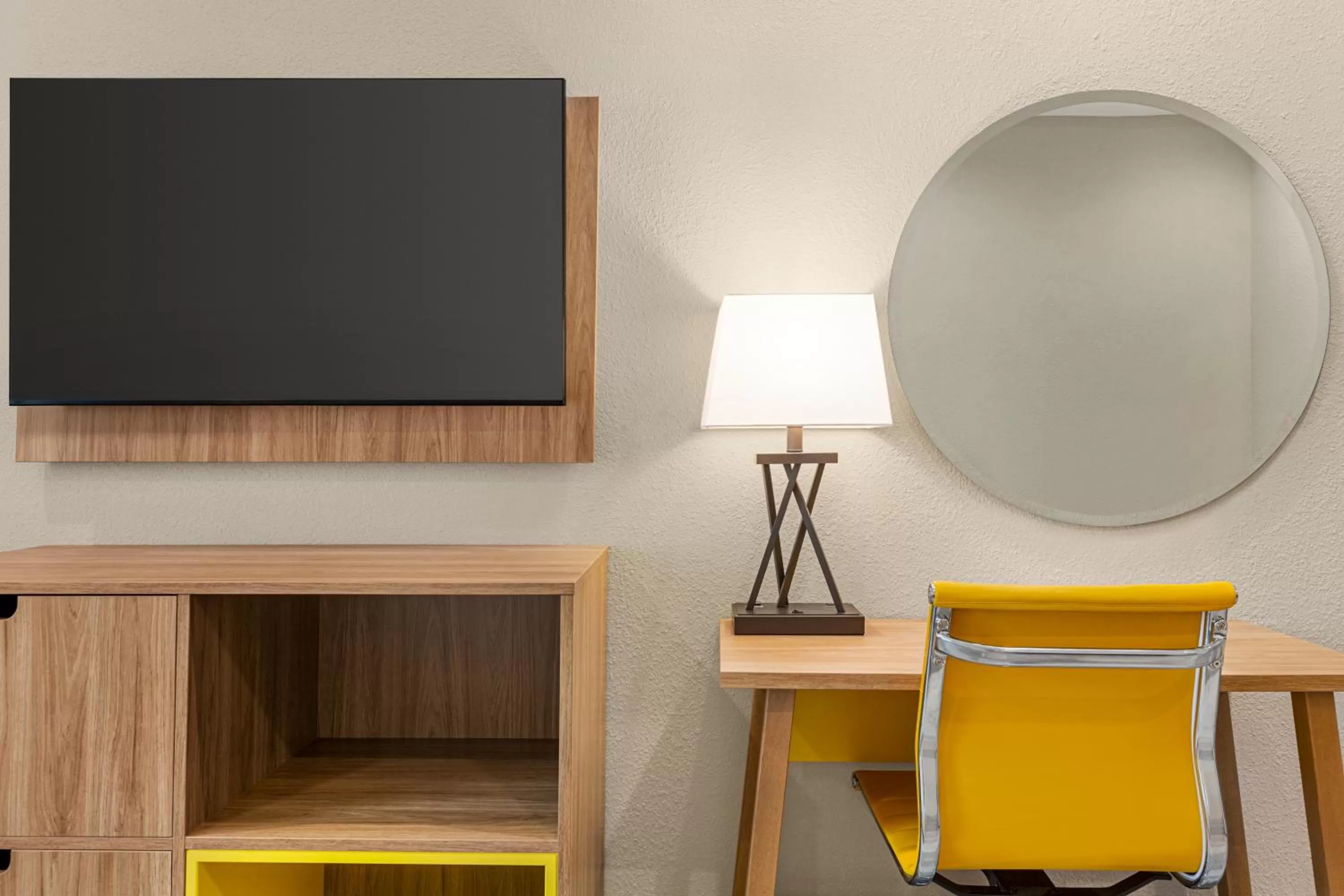 TV and multimedia in Days Inn & Suites by Wyndham Greater Tomball