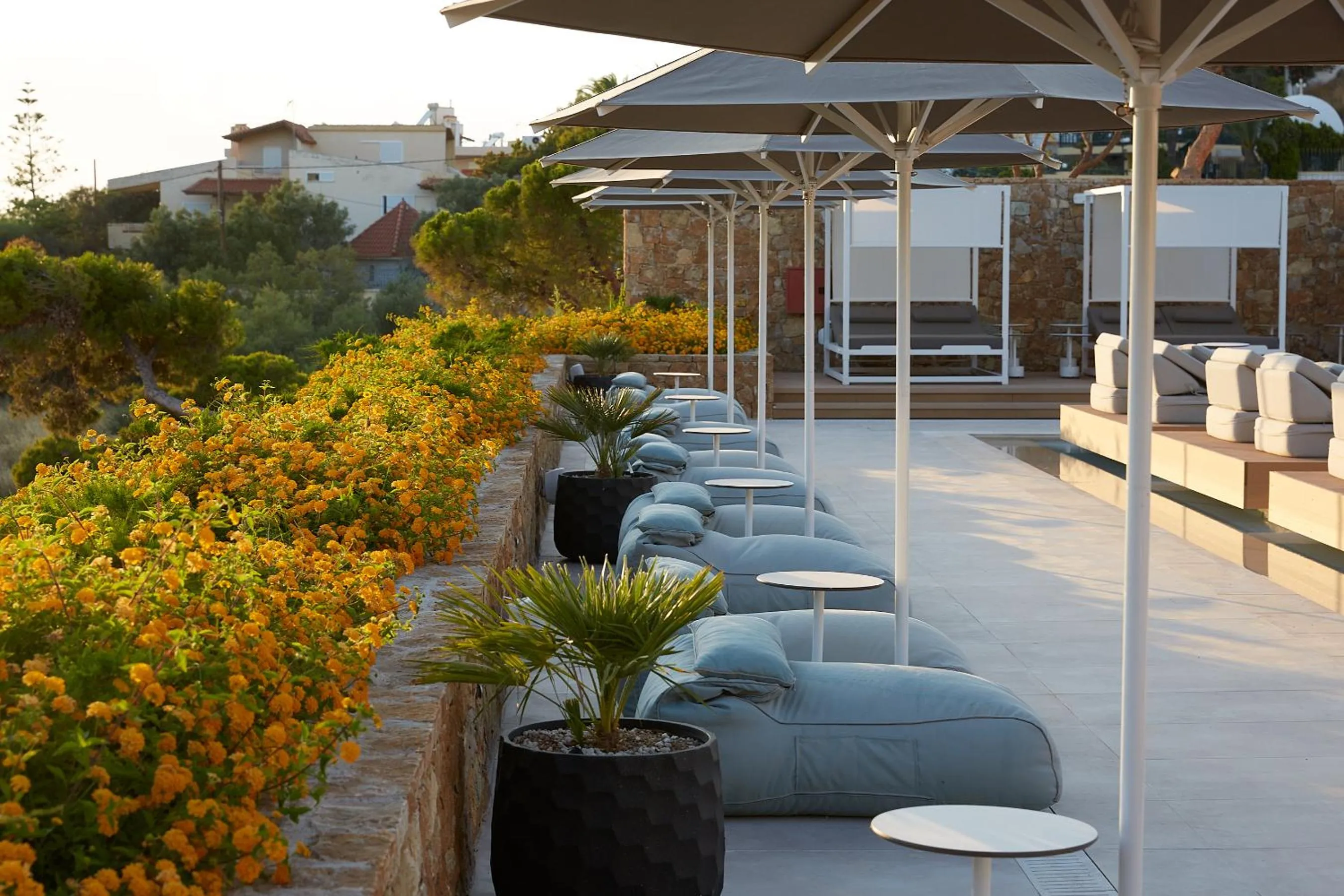 Swimming pool in Vincci EverEden